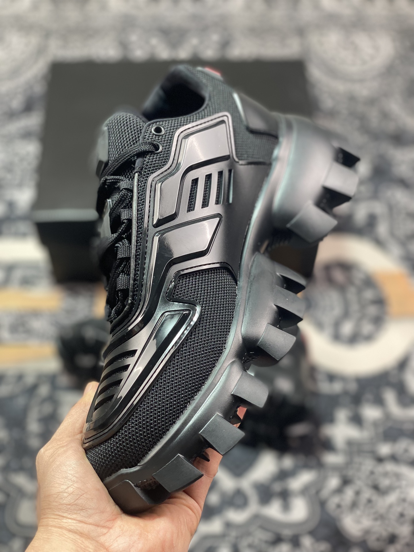 普拉达Prada Cloudbust Thunder Low Sneakers 风暴雷电休闲运动鞋“武士黑红标” 2EG293_3KZU_F0002