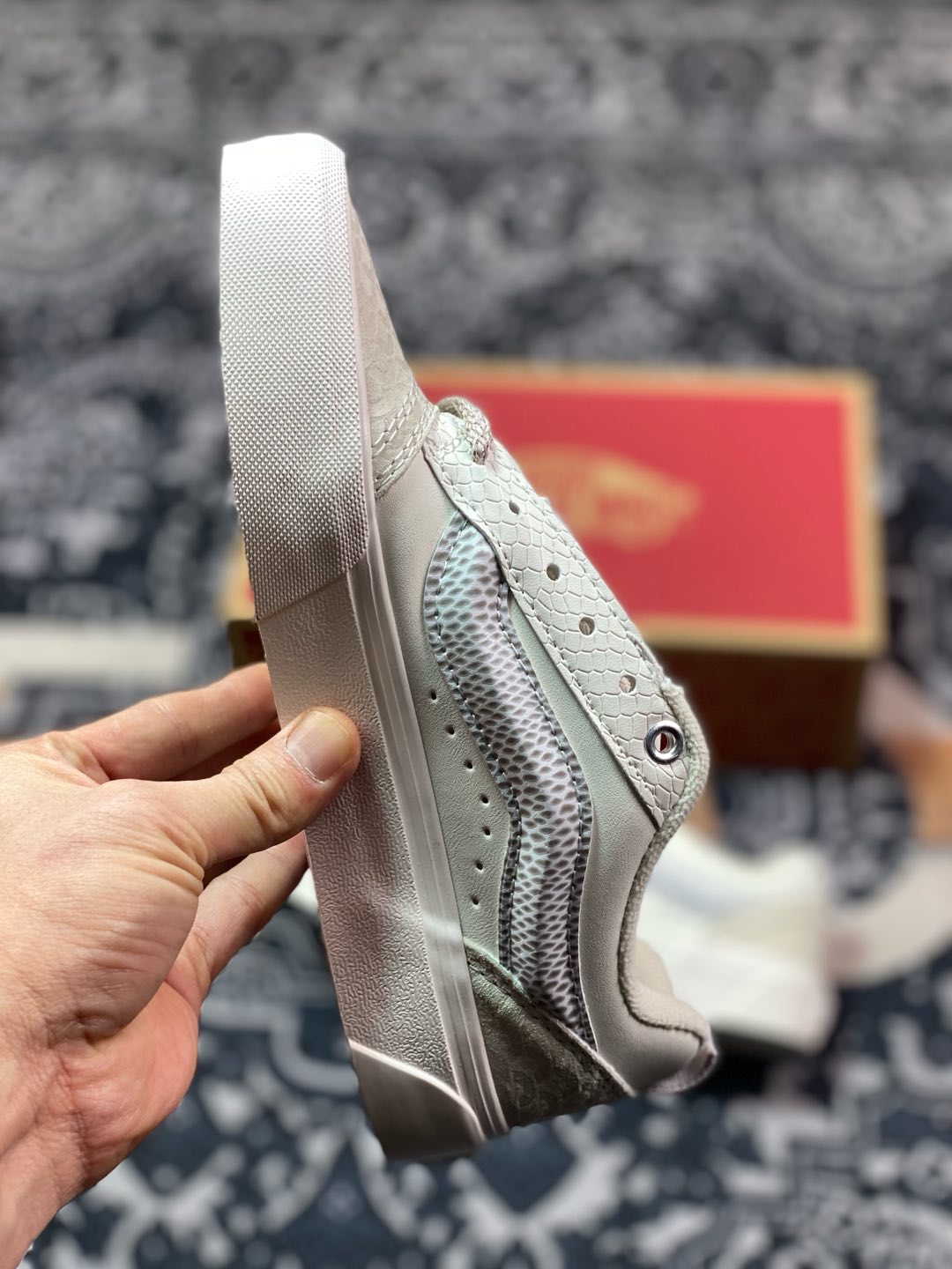 真标  Vans Knu Skool 蛇年限定 敢爱敢出格 蛇年生肖款面包鞋 小