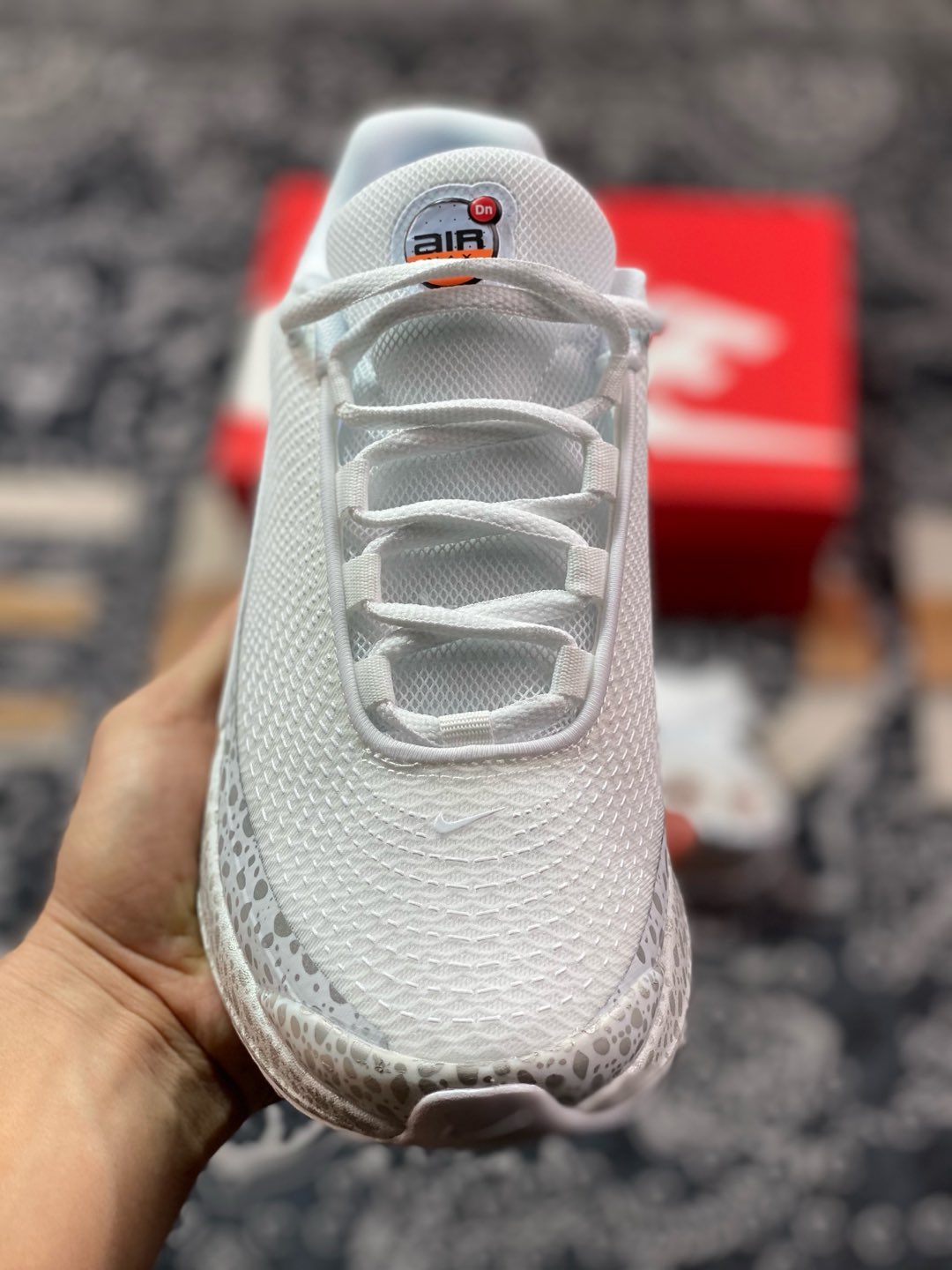 0 耐克Nike Air Max Dn Premium”Safari Electric Pack”DN系列低帮休闲运动慢跑鞋“白灰波点石斑纹”FQ7262-005