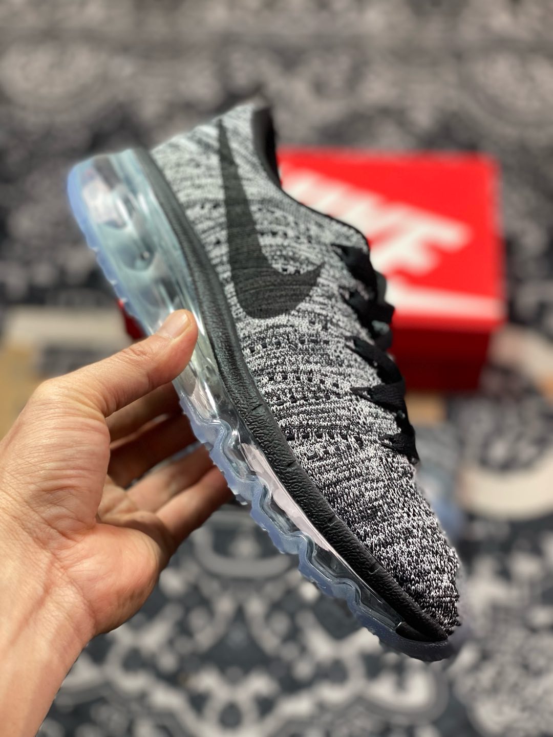 耐克Nike Flyknit Air Max”Oreo”系列低帮飞线针织休闲全掌气垫慢跑鞋“针织黑灰奥利奥”620469-105