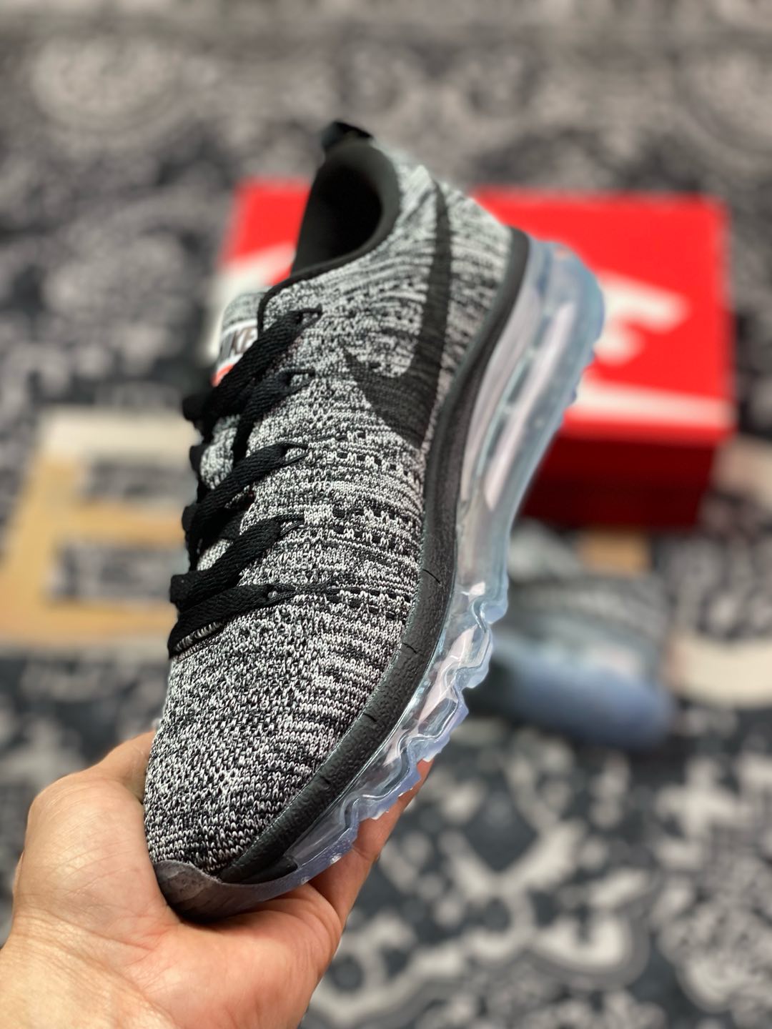 耐克Nike Flyknit Air Max”Oreo”系列低帮飞线针织休闲全掌气垫慢跑鞋“针织黑灰奥利奥”620469-105