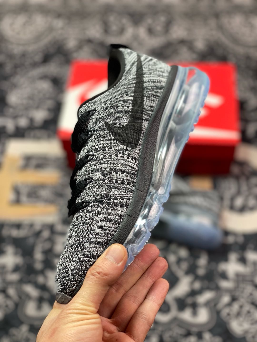 耐克Nike Flyknit Air Max”Oreo”系列低帮飞线针织休闲全掌气垫慢跑鞋“针织黑灰奥利奥”620469-105