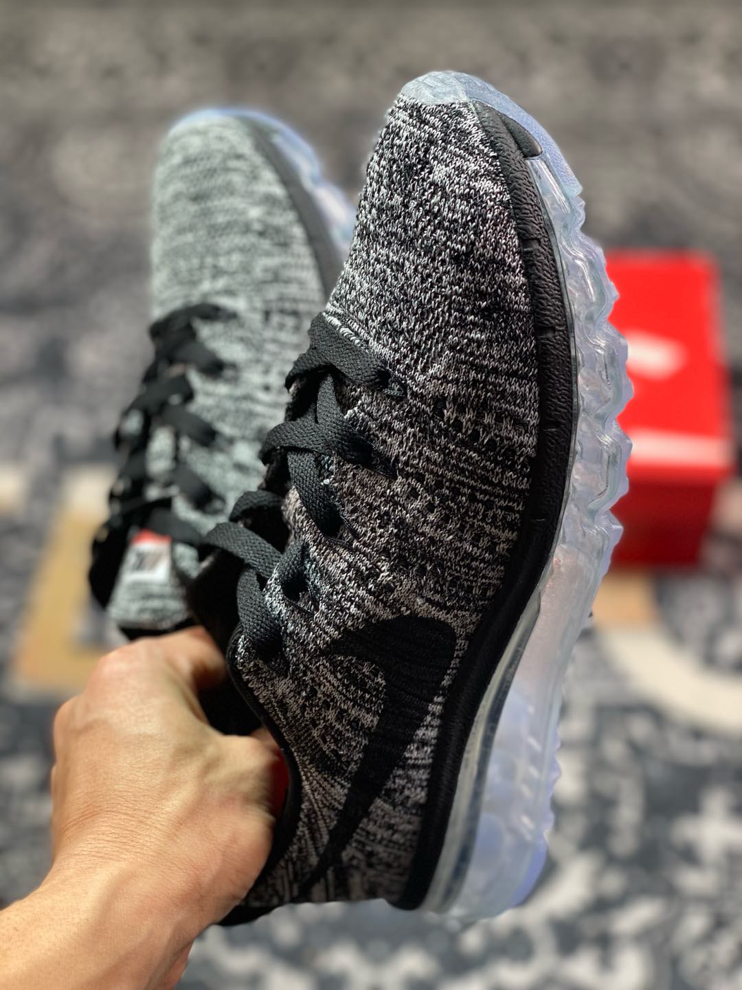 耐克Nike Flyknit Air Max”Oreo”系列低帮飞线针织休闲全掌气垫慢跑鞋“针织黑灰奥利奥”620469-105