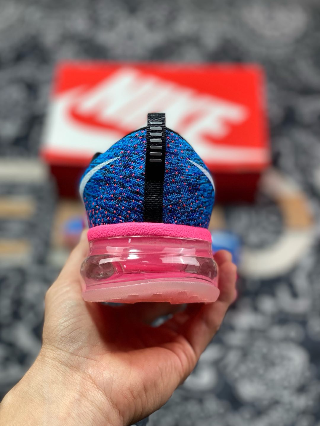 耐克Nike Flyknit Air Max”Blue Glow Pink”系列低帮飞线针织休闲气垫慢跑鞋“针织宝蓝粉白”620469-014