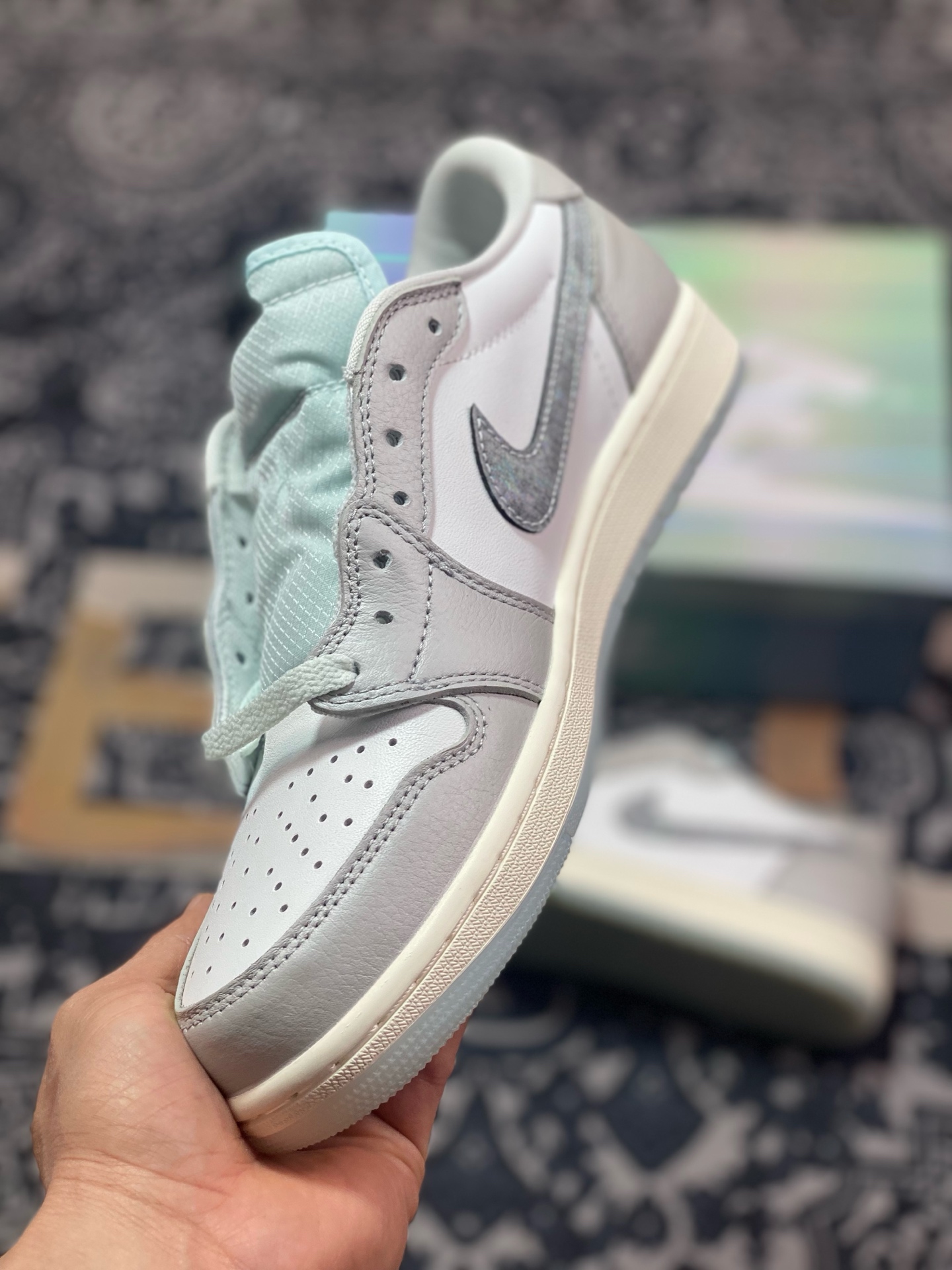 原装级别 Air Jordan 1 Retro Low OG ”蛇年/CNY” 白灰渐变 HF3144-100