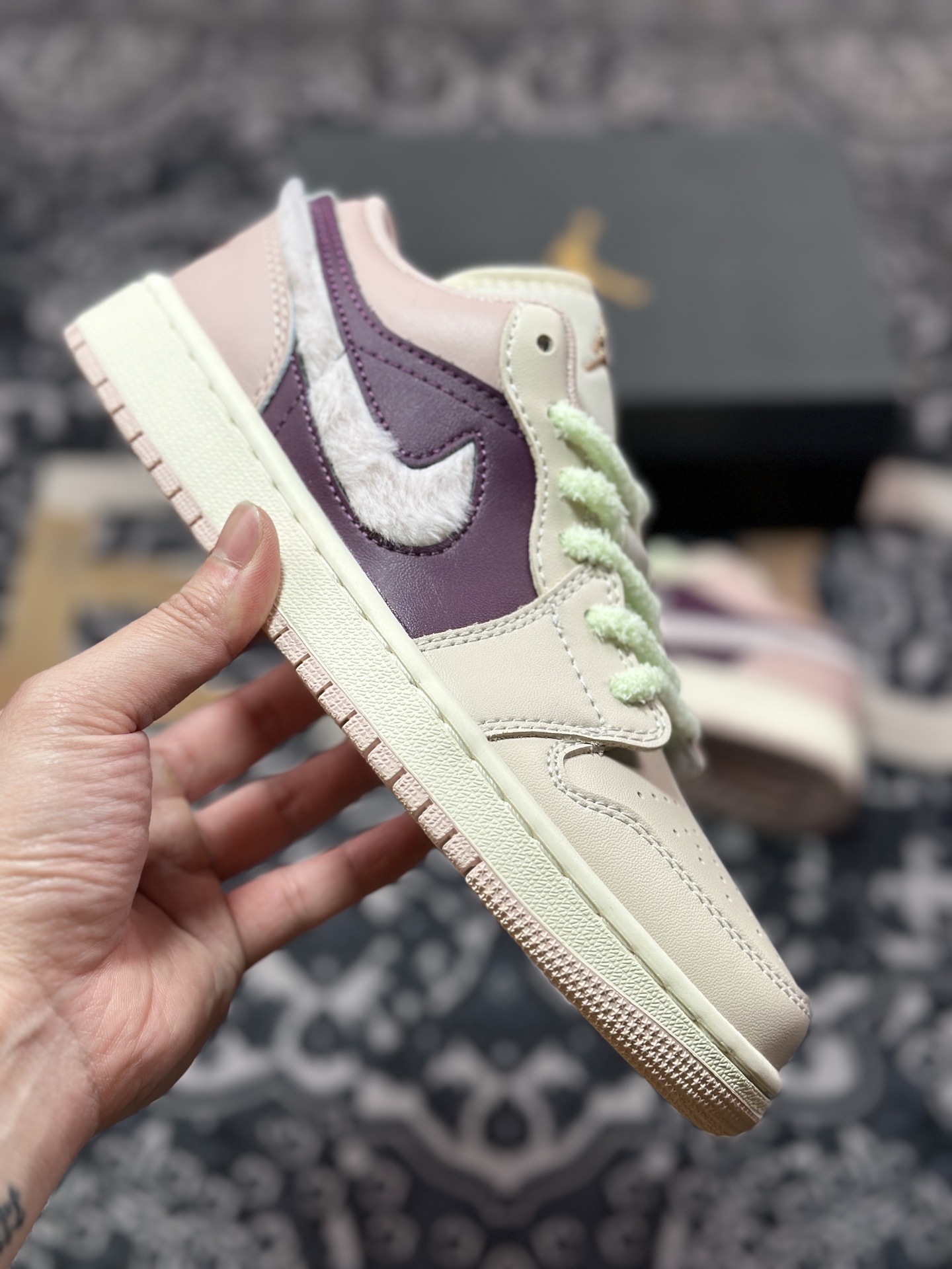 原厂级别 官方新色来,耐克Nike Air Jordan 1 Low SE GS”Fur Swoosh”AJ1乔丹一代低帮篮球鞋“淡粉紫芋泥绒毛钩子” FZ3928-200