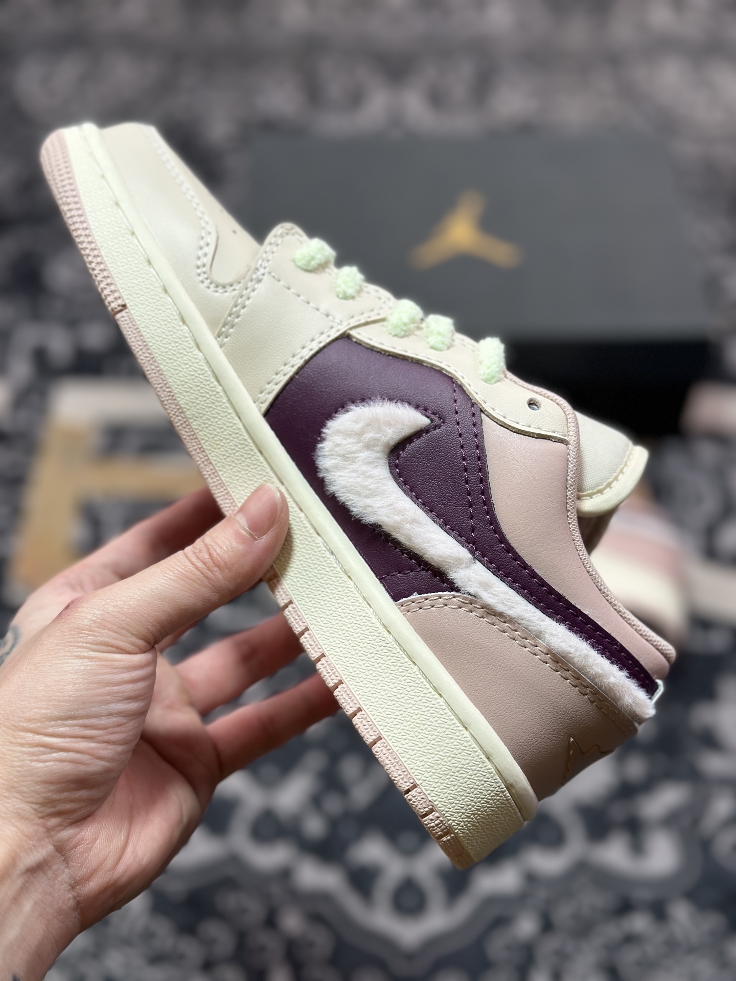 原厂级别 官方新色来,耐克Nike Air Jordan 1 Low SE GS”Fur Swoosh”AJ1乔丹一代低帮篮球鞋“淡粉紫芋泥绒毛钩子” FZ3928-200