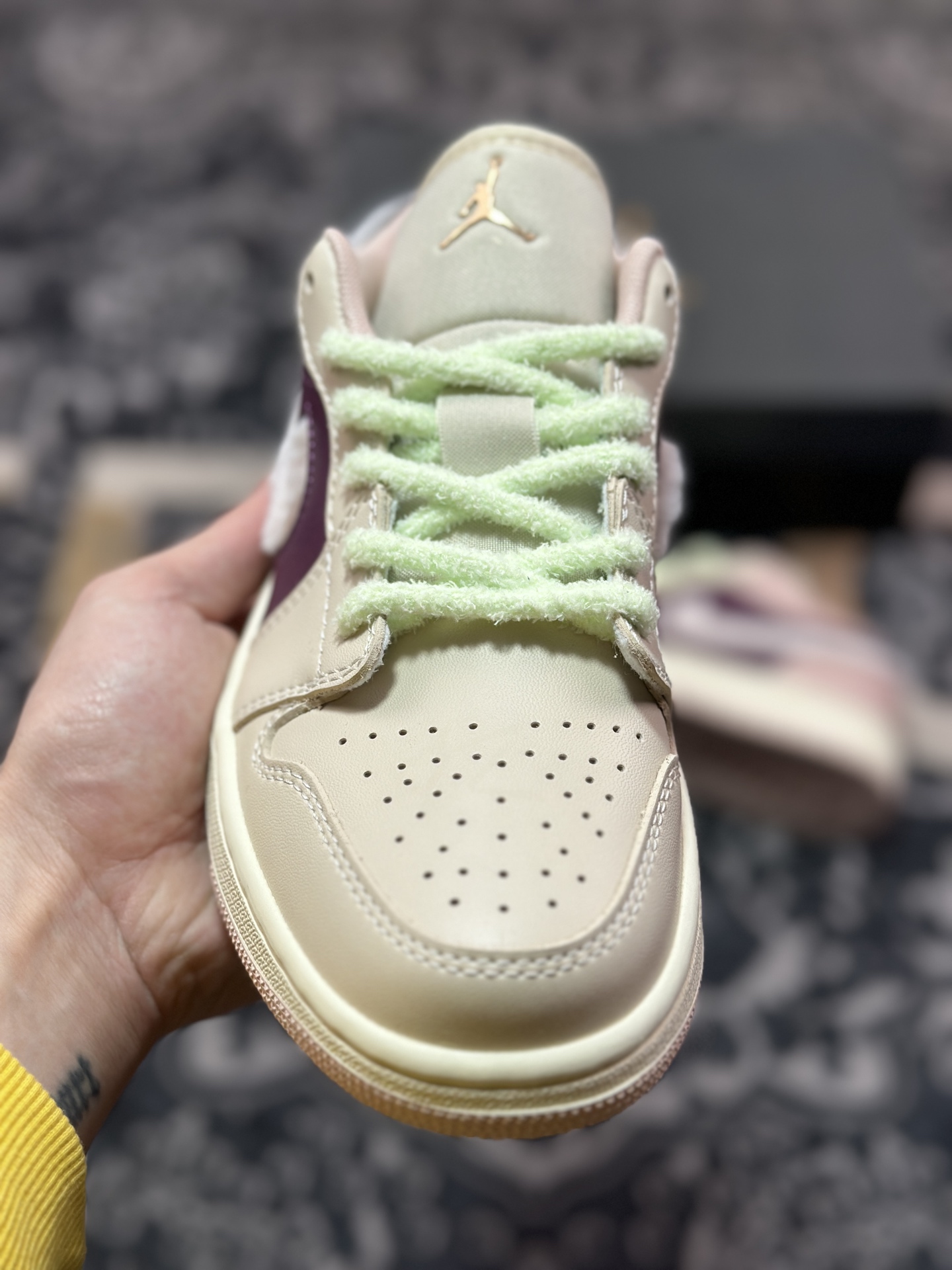 原厂级别 官方新色来,耐克Nike Air Jordan 1 Low SE GS”Fur Swoosh”AJ1乔丹一代低帮篮球鞋“淡粉紫芋泥绒毛钩子” FZ3928-200