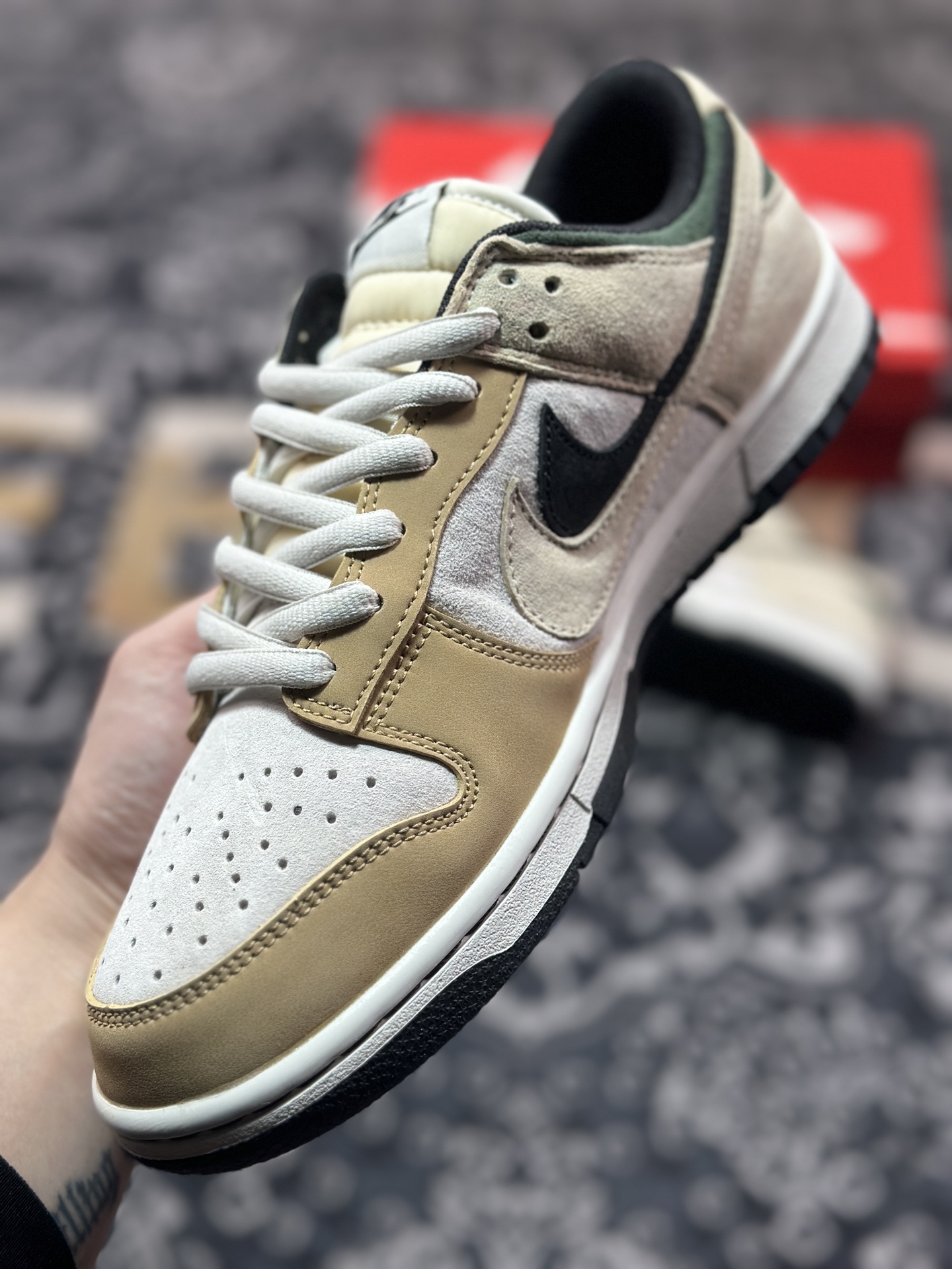 B2240  Nike SB Dunk Low 双钩  CT2552-896