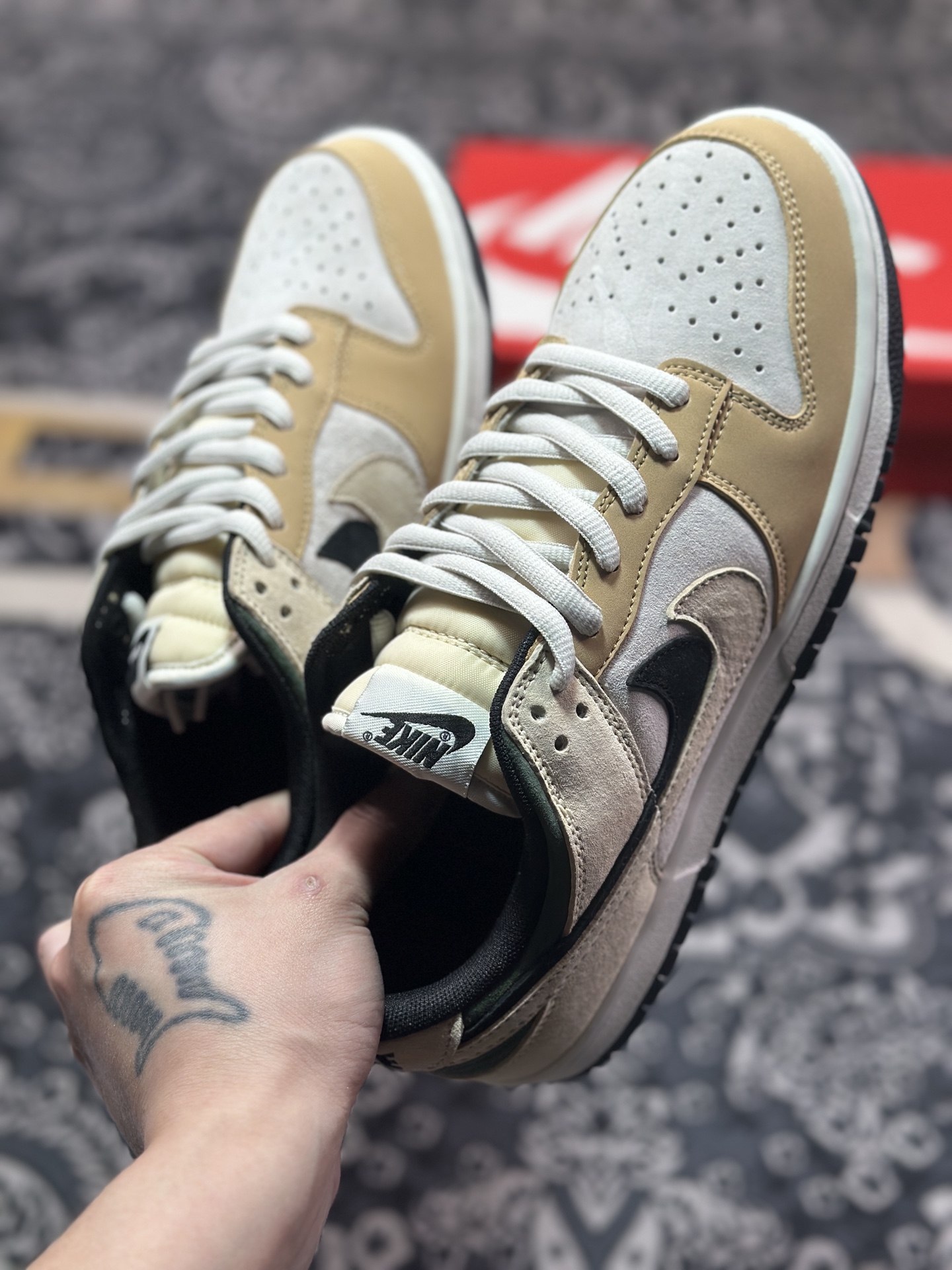 B2240  Nike SB Dunk Low 双钩  CT2552-896