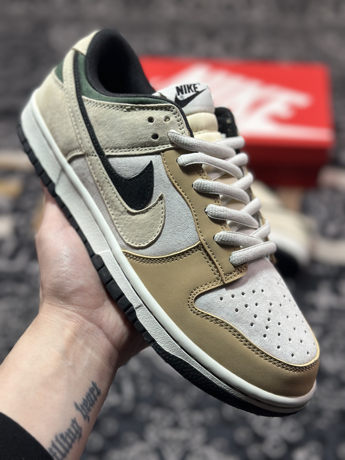 B2240  Nike SB Dunk Low 双钩  CT2552-896