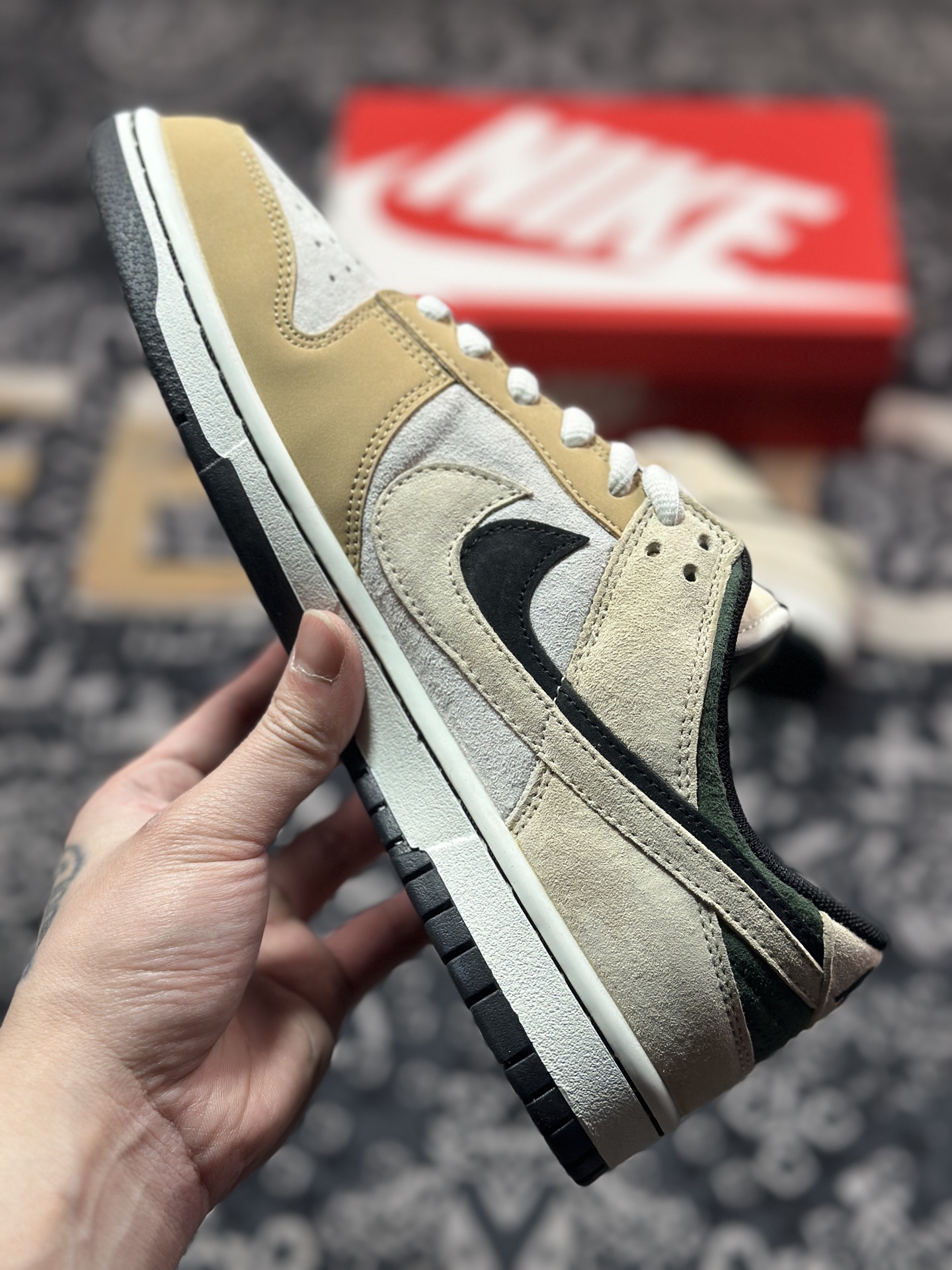B2240  Nike SB Dunk Low 双钩  CT2552-896