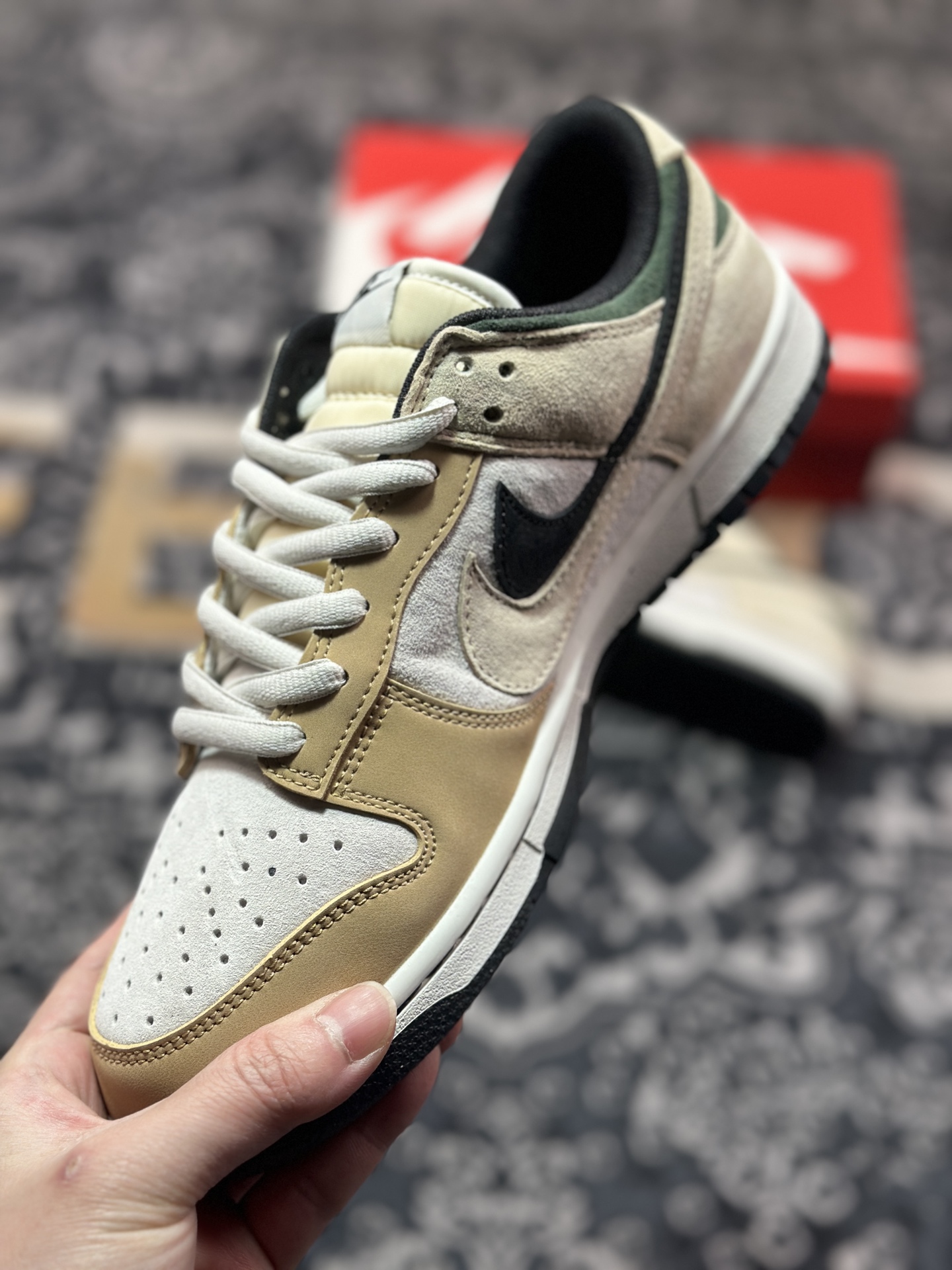 B2240  Nike SB Dunk Low 双钩  CT2552-896