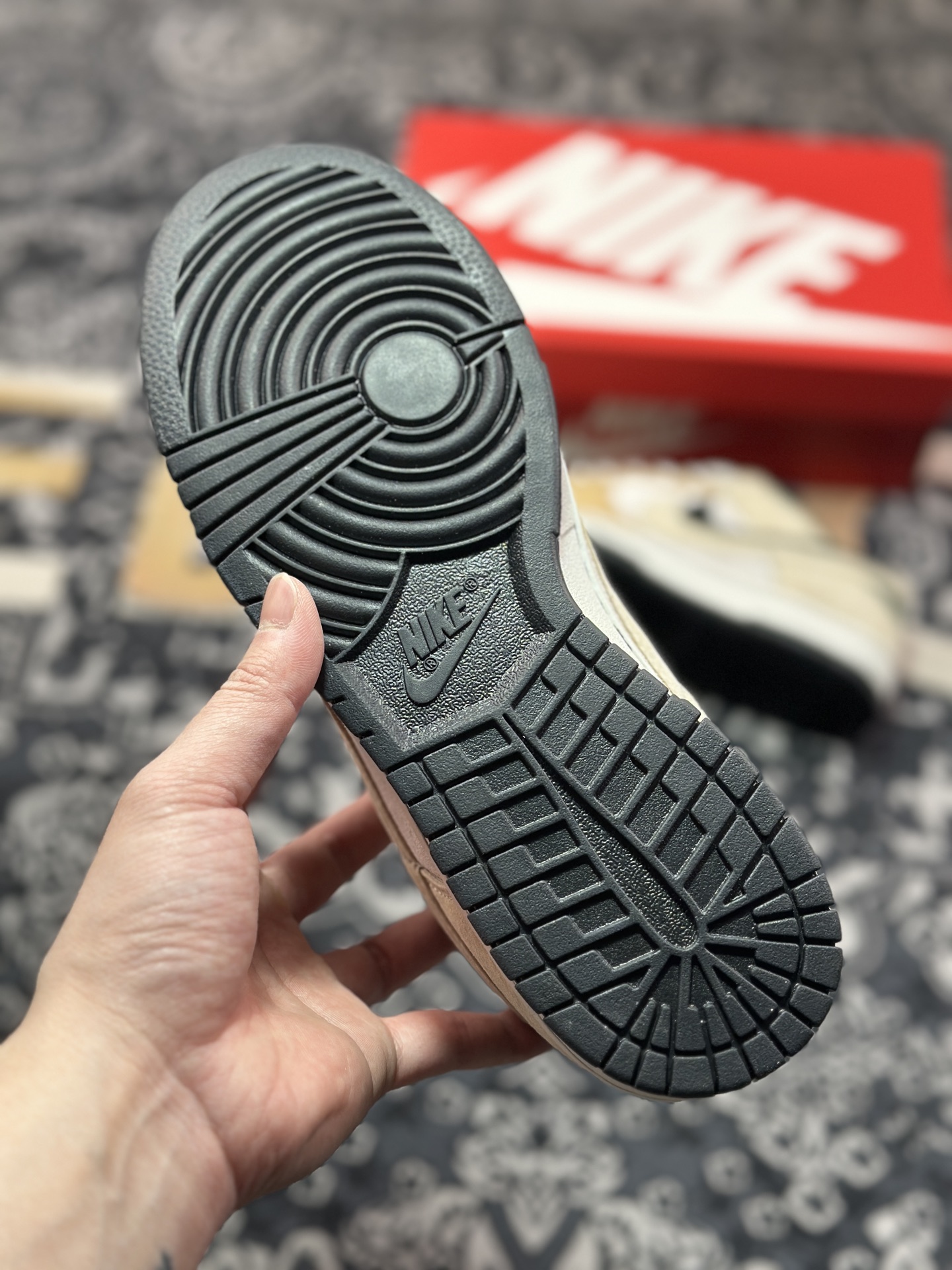 B2240  Nike SB Dunk Low 双钩  CT2552-896