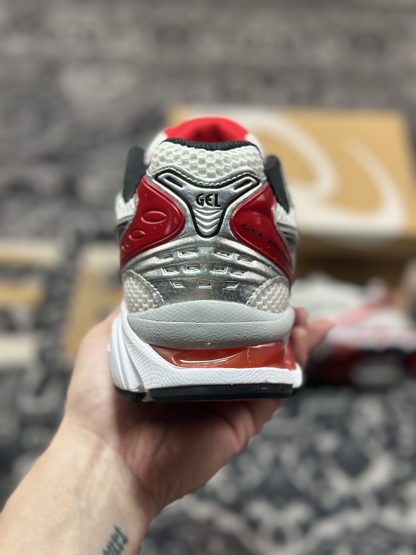 A8200  Asics Gel-Kayano 14 白银红 亚瑟士14代 纳米纤维气垫百搭休闲运动慢跑鞋 1201A019-103