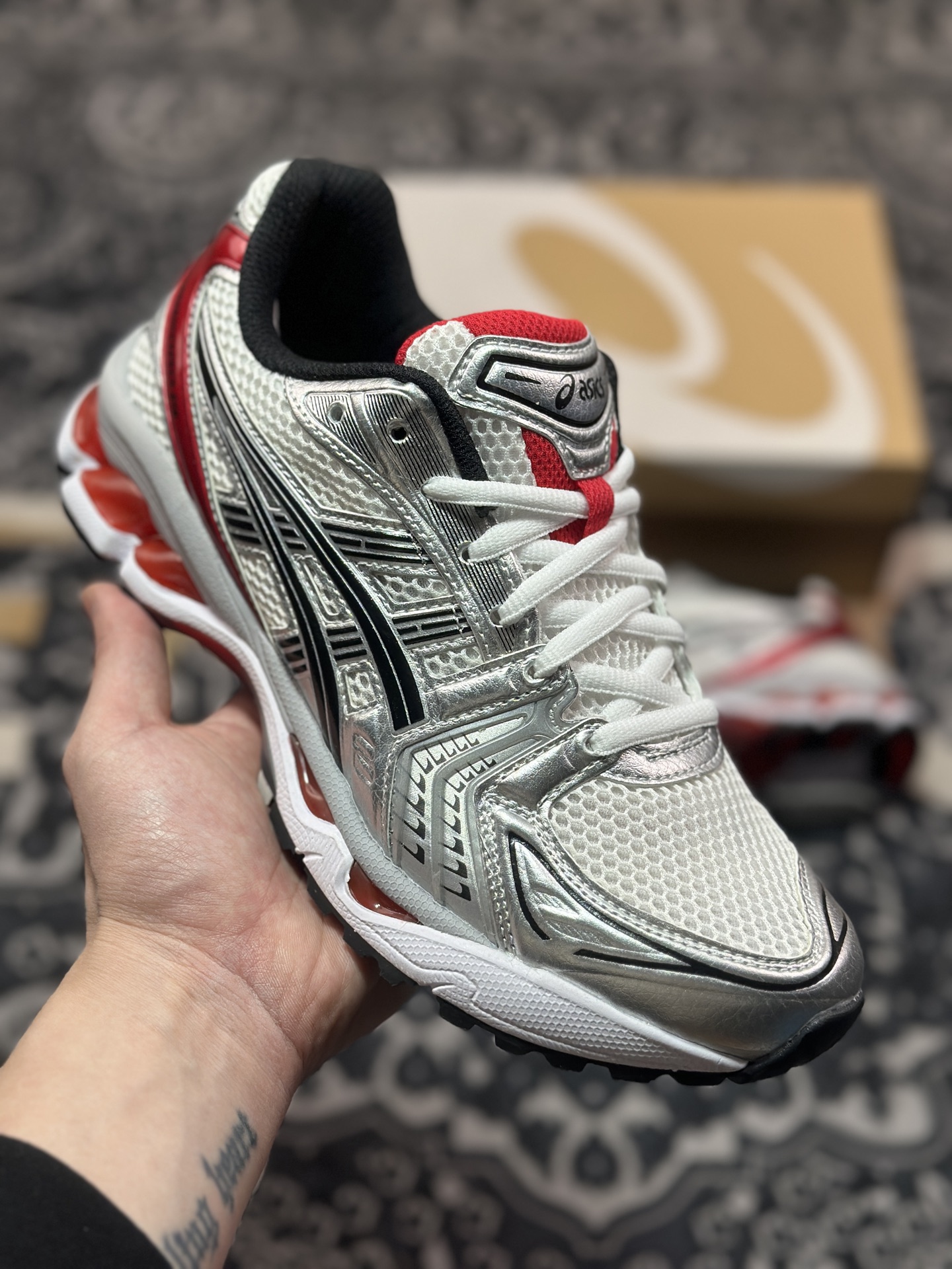 A8200  Asics Gel-Kayano 14 白银红 亚瑟士14代 纳米纤维气垫百搭休闲运动慢跑鞋 1201A019-103