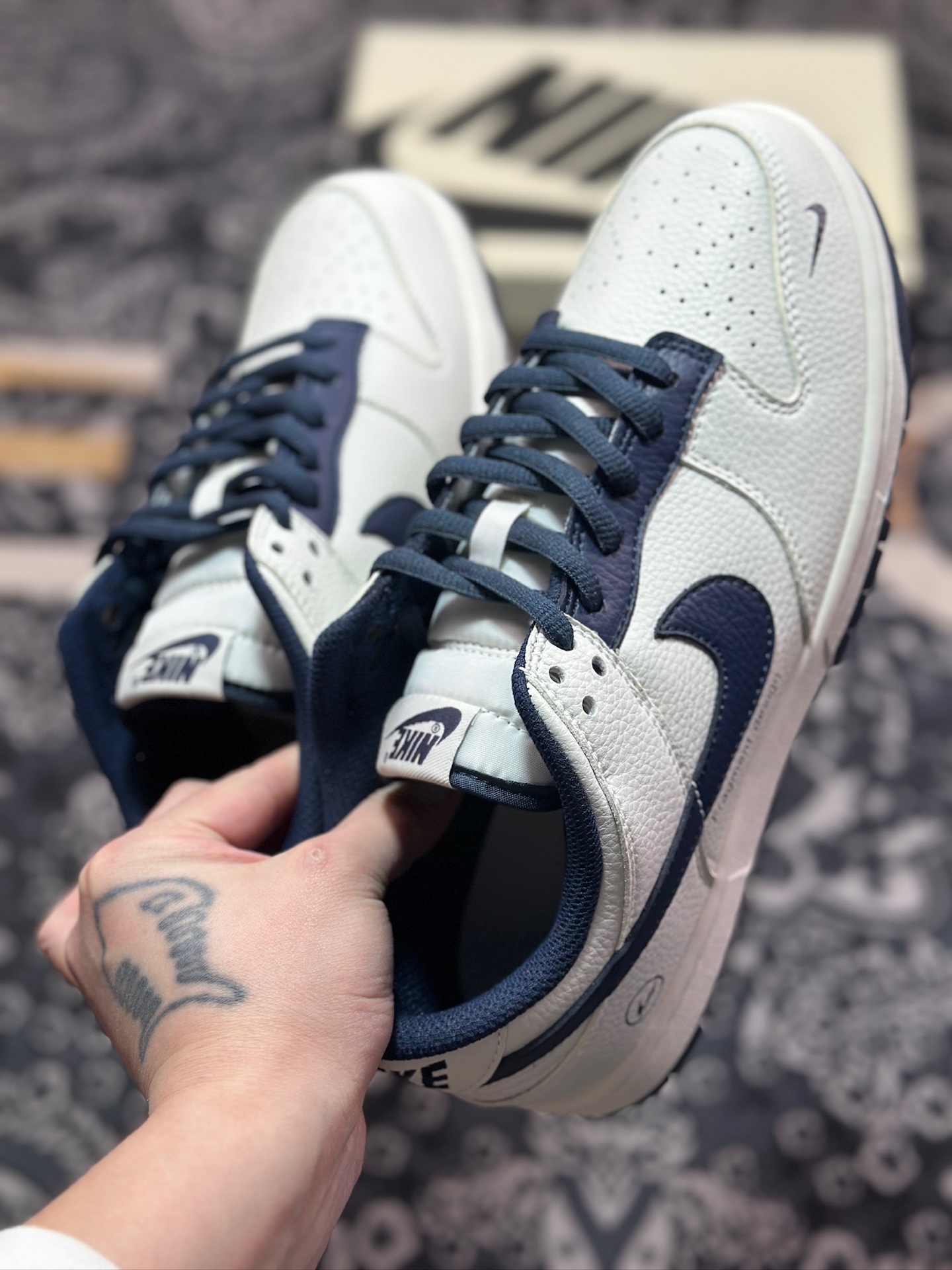 B4280  Nk SB Dunk Low Fragment Design 藤原浩闪电 联名低帮休闲运动滑板板鞋  DF7519-833