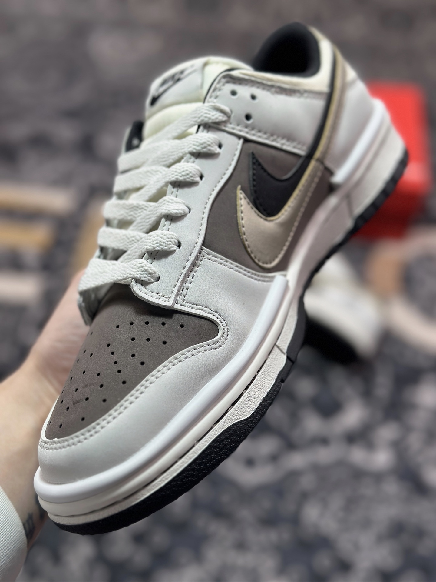 B0240  原装级别耐克Nike SB Dunk Low”Rice White/Yellow”扣篮系列低帮休闲运动滑板板鞋“米白雾霾黑米双钩” DZ2794-368