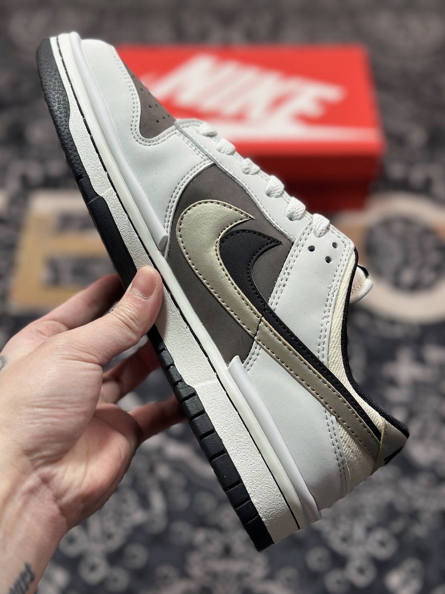 B0240  原装级别耐克Nike SB Dunk Low”Rice White/Yellow”扣篮系列低帮休闲运动滑板板鞋“米白雾霾黑米双钩” DZ2794-368