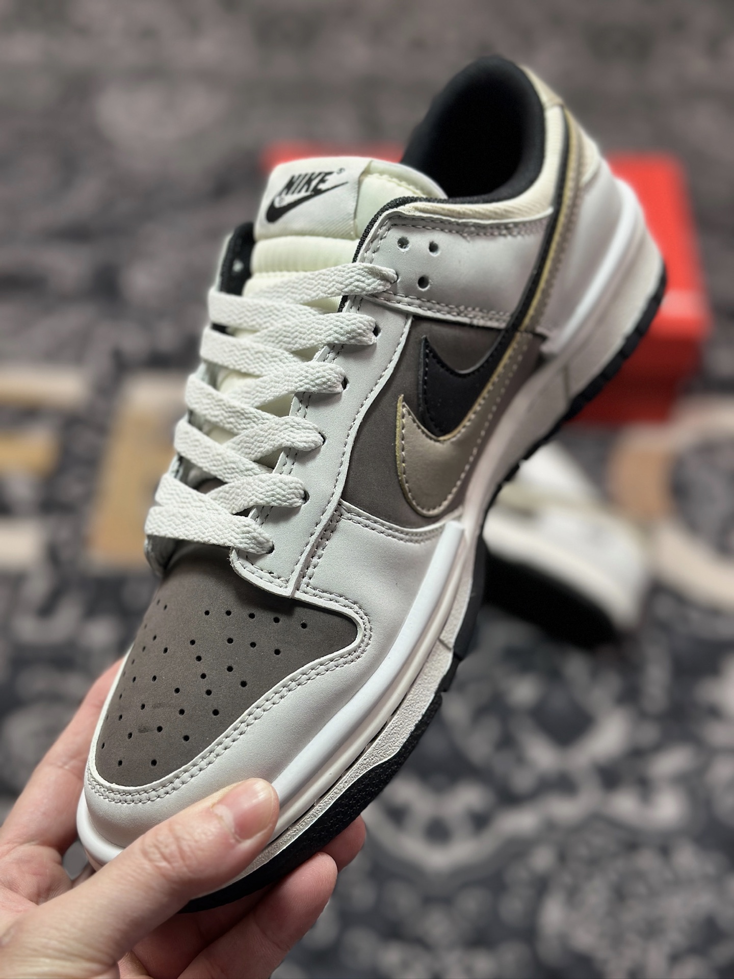 B0240  原装级别耐克Nike SB Dunk Low”Rice White/Yellow”扣篮系列低帮休闲运动滑板板鞋“米白雾霾黑米双钩” DZ2794-368