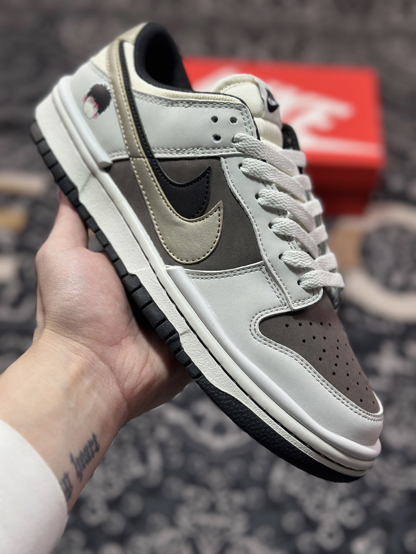 B0240  原装级别耐克Nike SB Dunk Low”Rice White/Yellow”扣篮系列低帮休闲运动滑板板鞋“米白雾霾黑米双钩” DZ2794-368