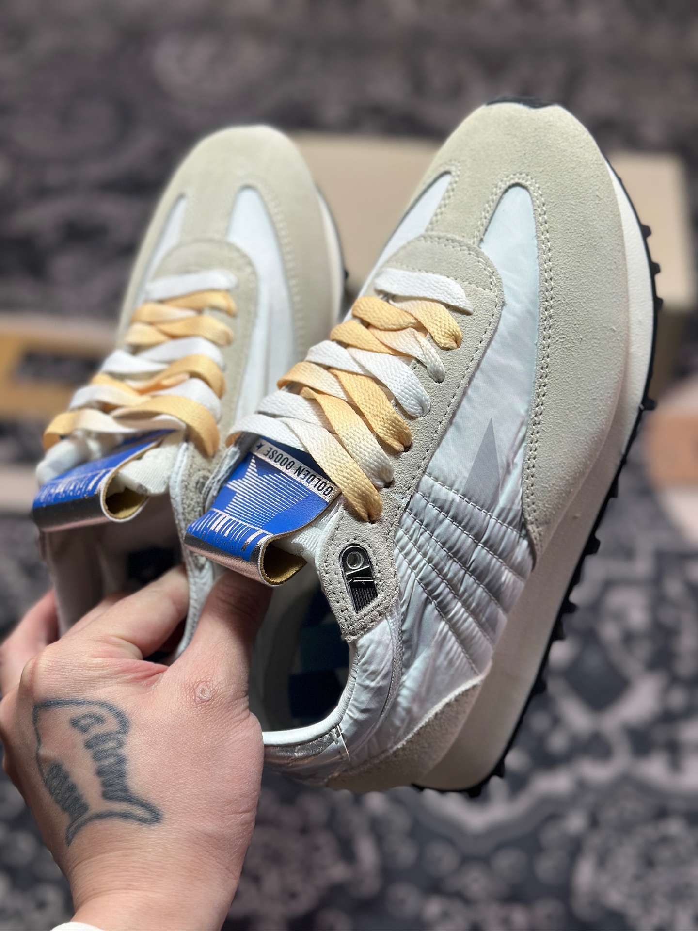 B3260  黄金鹅GGDB/Golden Goose Marathon Trimmed sneakers 马拉松系列低帮慢跑鞋“翻毛米白银” GWF00683.F005457.60466