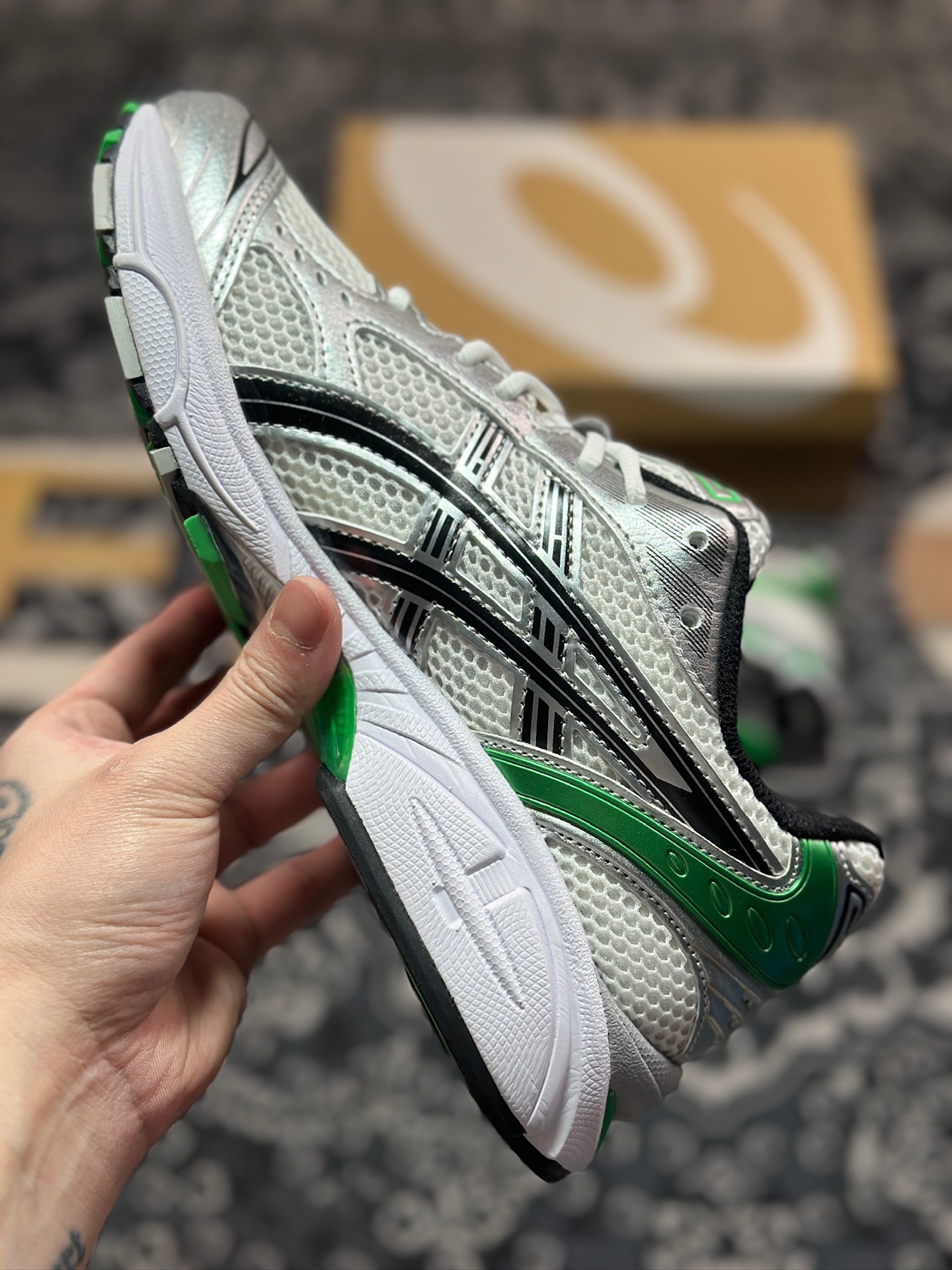 A8200  Asics Gel-Kayano 14 银黑绿 亚瑟士14代 纳米纤维气垫百搭休闲运动慢跑鞋  1201A019-110