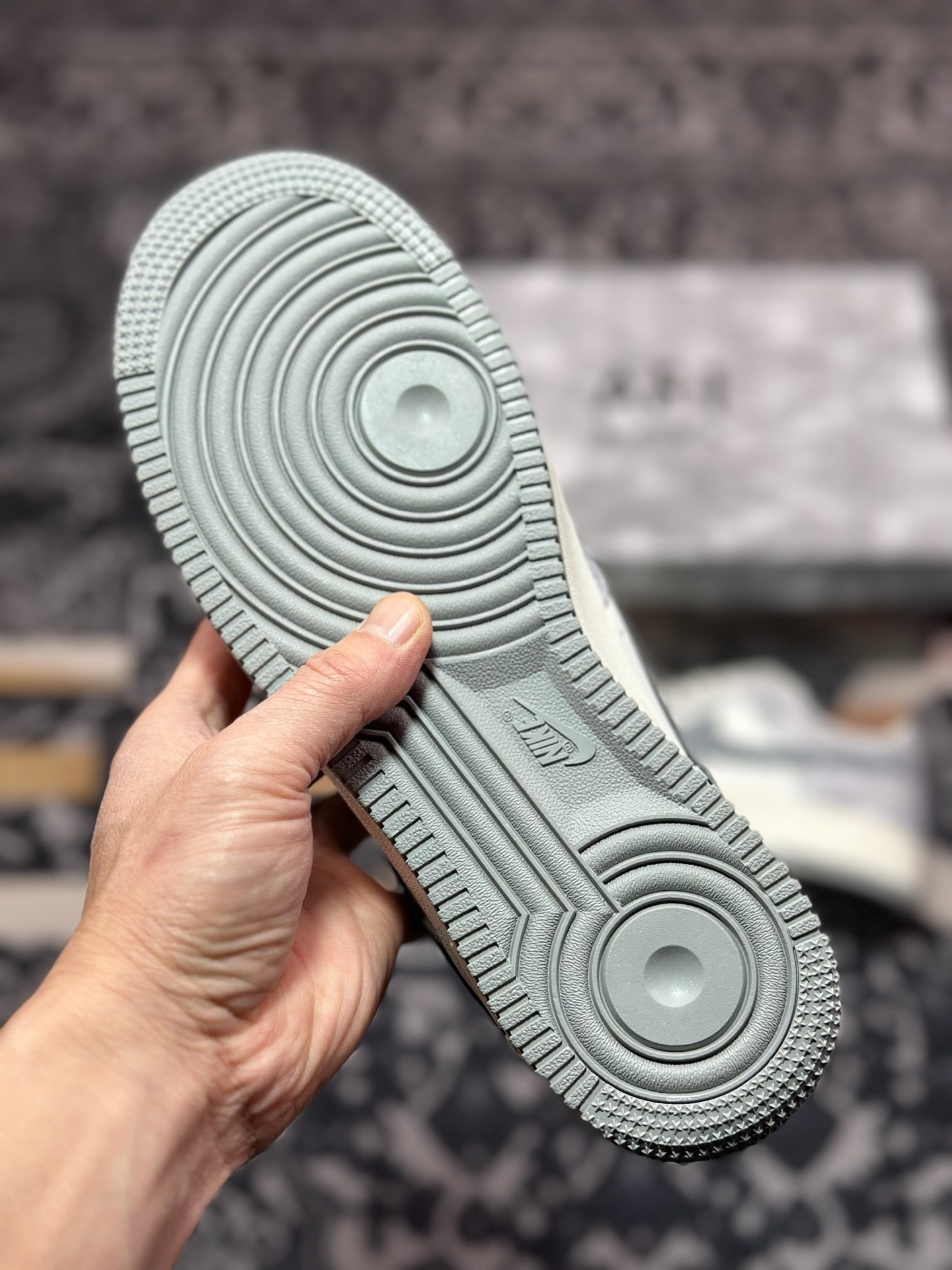 A8200  Nike Air Force 1 Low ’07 岩石灰 配色 空军一号低帮休闲板鞋   BL5866-901