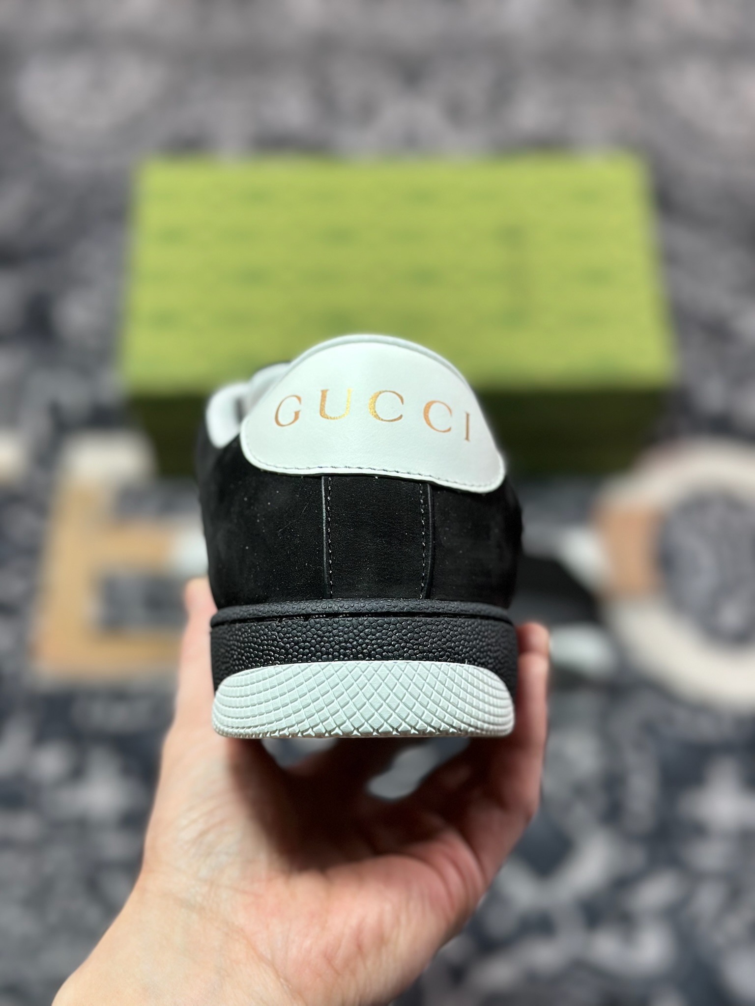 C2450    Gucci 古驰 Screener 运动休闲时装奢侈品系列 GG珐琅扣 擦脏做旧小脏鞋