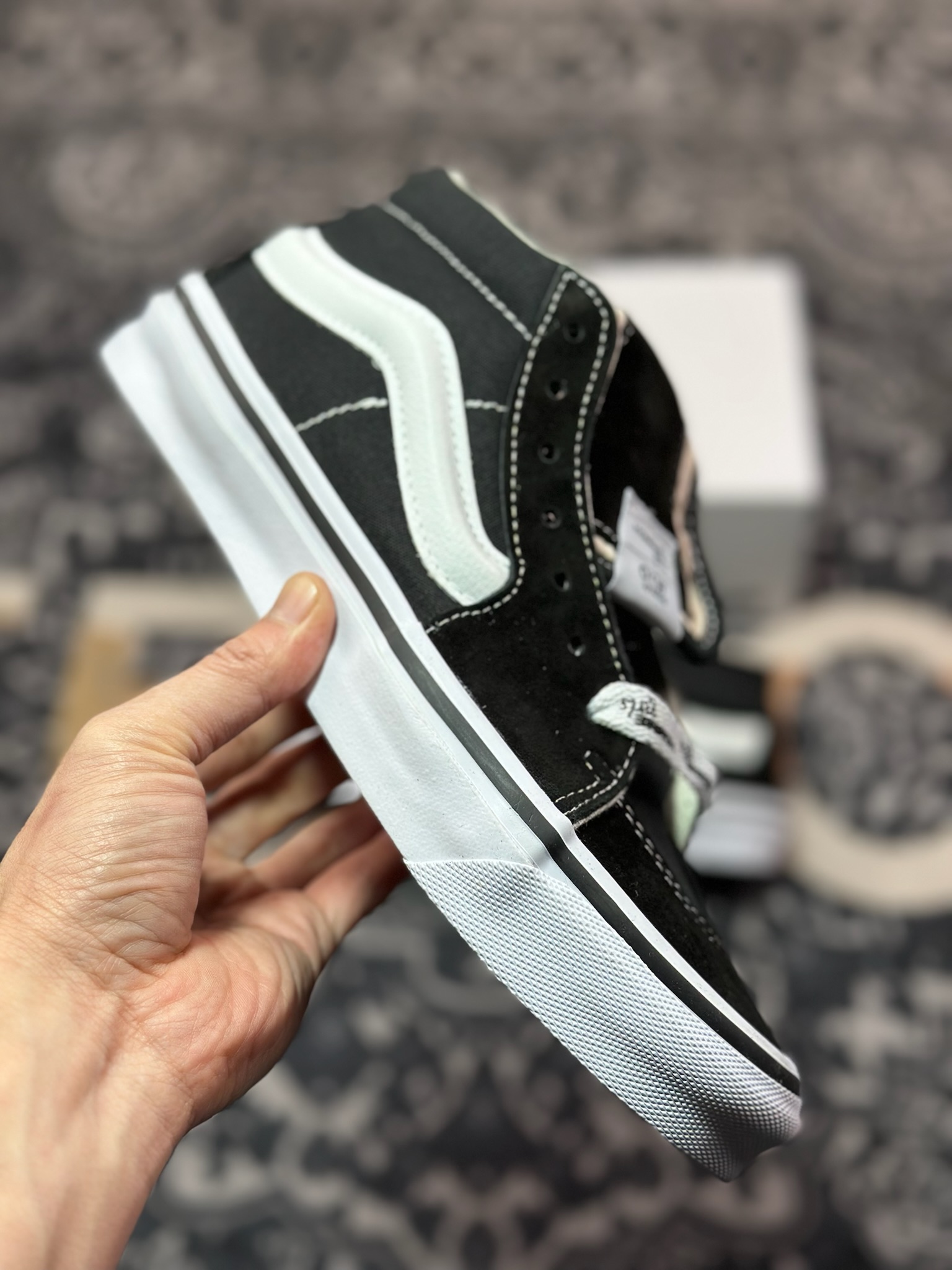 A4160   HommeGirls x Vans Sk8-Mid  时尚百搭中帮休闲硫化板鞋  VN000NBNCJK 黑色  VN000NBN2VZ 白色