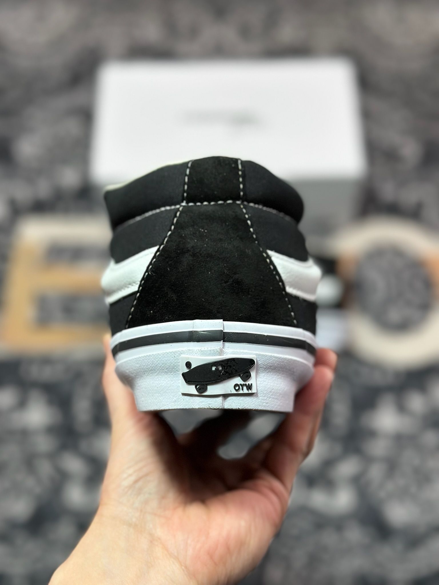 A4160   HommeGirls x Vans Sk8-Mid  时尚百搭中帮休闲硫化板鞋  VN000NBNCJK 黑色  VN000NBN2VZ 白色