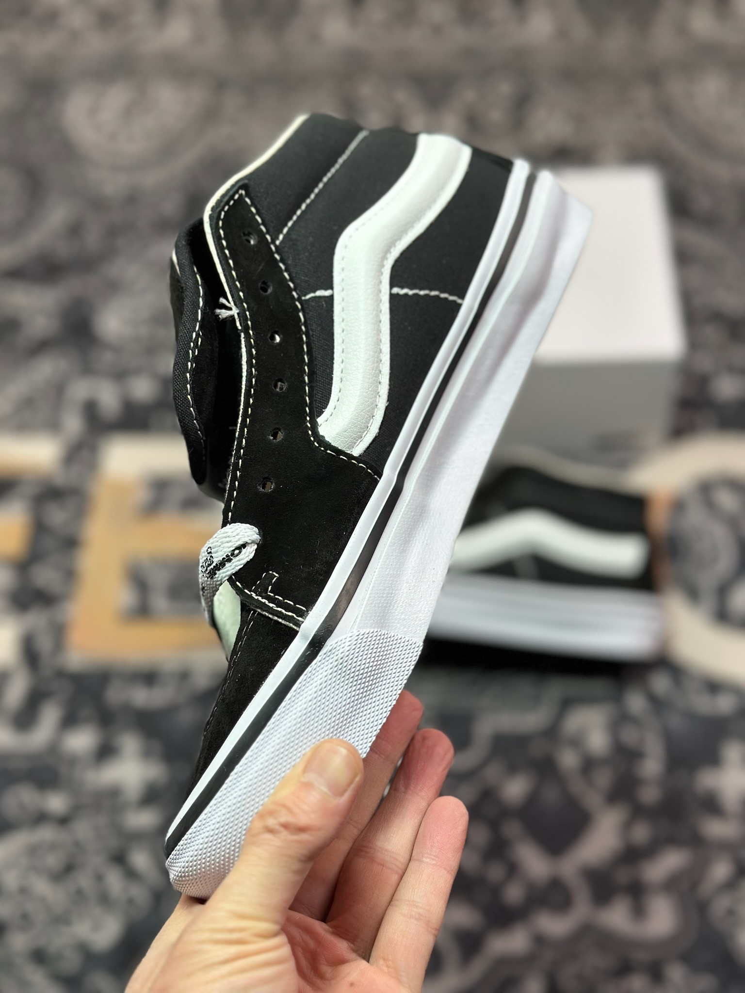 A4160   HommeGirls x Vans Sk8-Mid  时尚百搭中帮休闲硫化板鞋  VN000NBNCJK 黑色  VN000NBN2VZ 白色