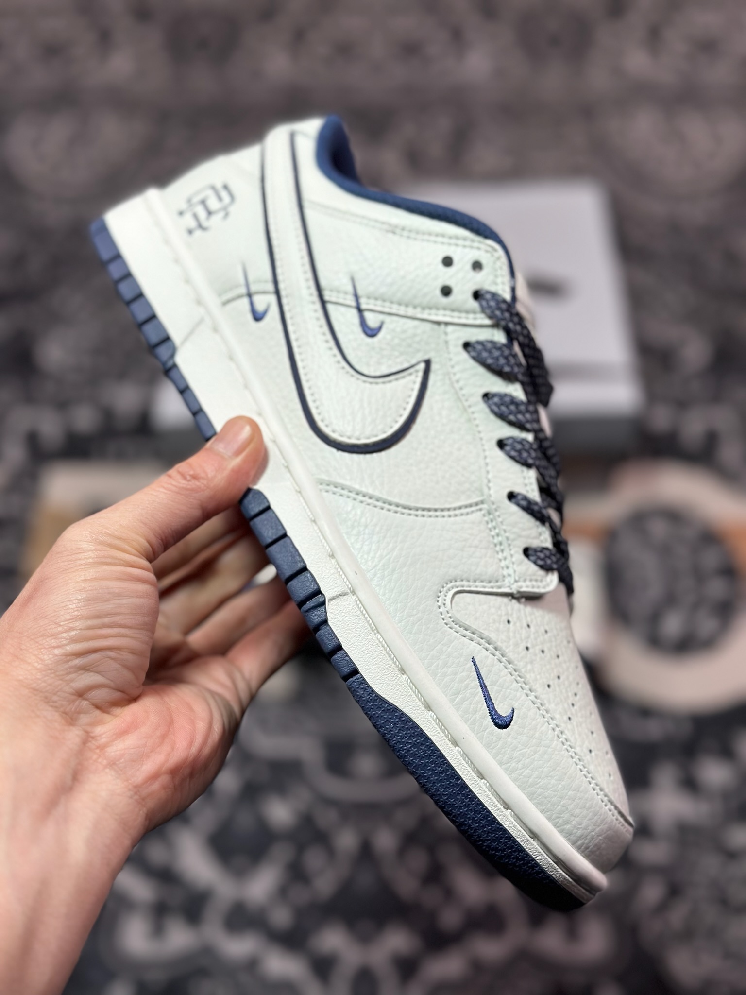 B4280  Reigning Champ x Nk SB Dunk Low 联名三勾 米深蓝配色低帮休闲运动滑板板鞋   RC3085-891