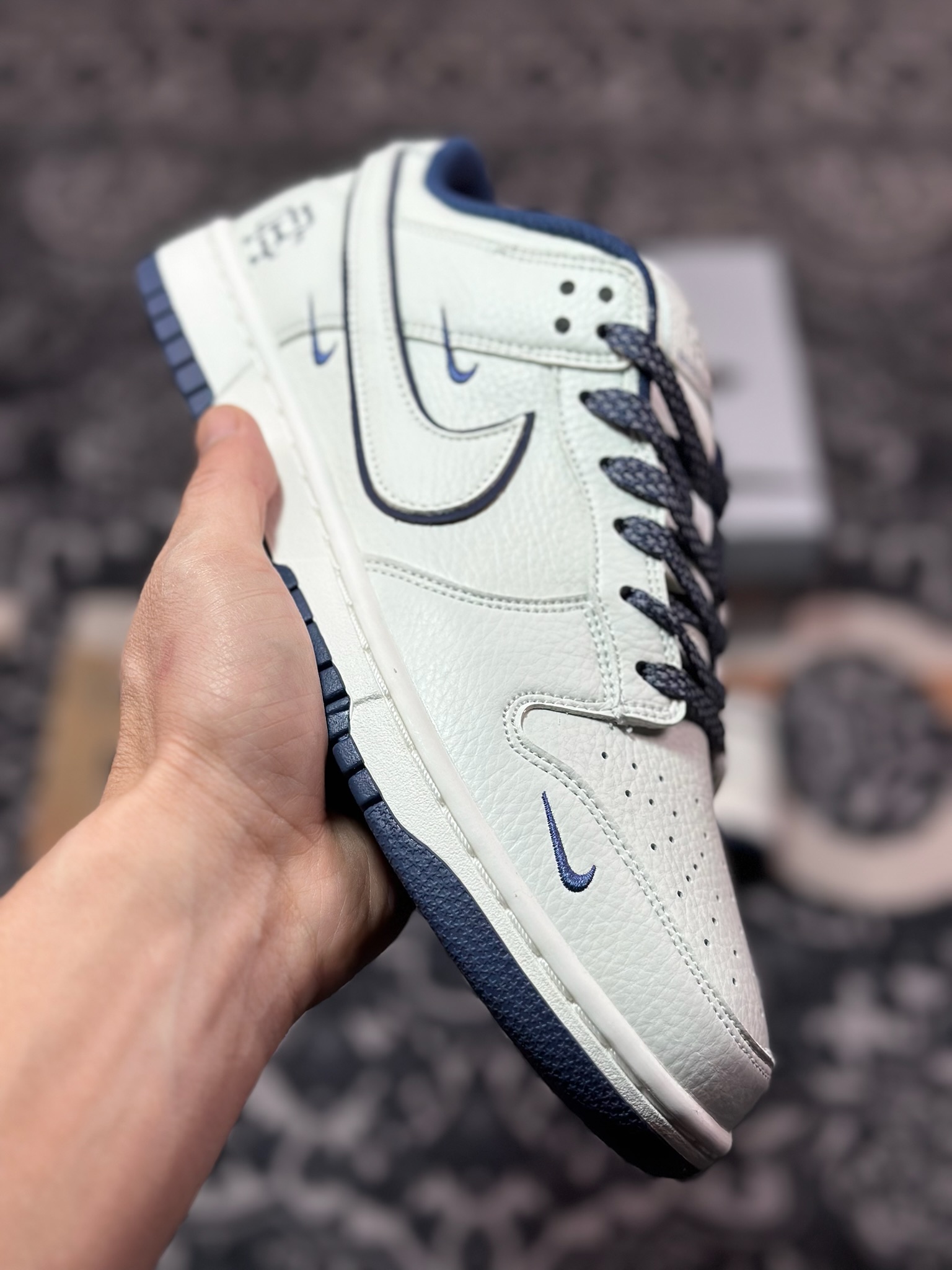 B4280  Reigning Champ x Nk SB Dunk Low 联名三勾 米深蓝配色低帮休闲运动滑板板鞋   RC3085-891
