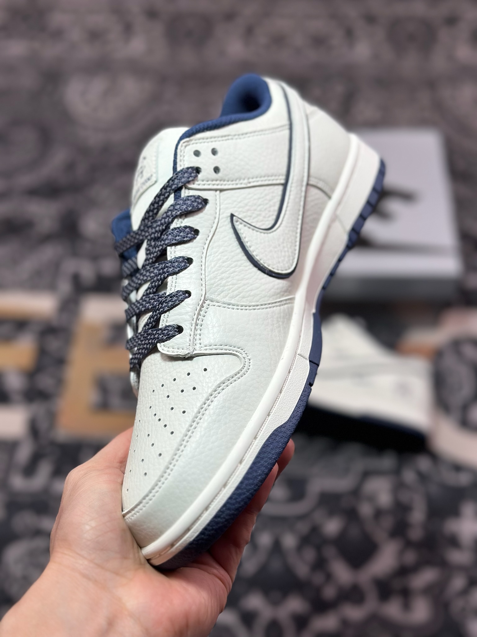 B4280  Reigning Champ x Nk SB Dunk Low 联名三勾 米深蓝配色低帮休闲运动滑板板鞋   RC3085-891