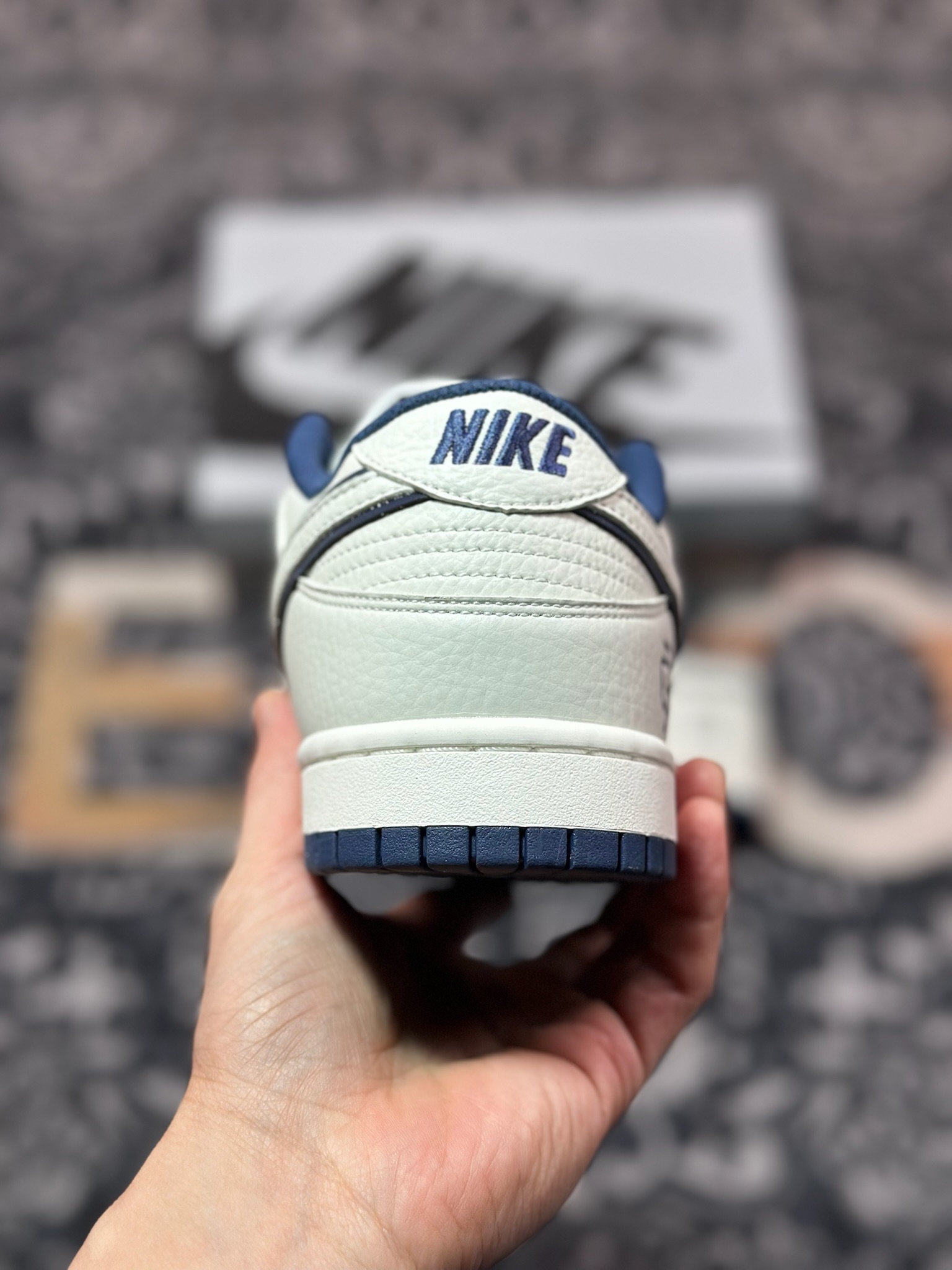 B4280  Reigning Champ x Nk SB Dunk Low 联名三勾 米深蓝配色低帮休闲运动滑板板鞋   RC3085-891