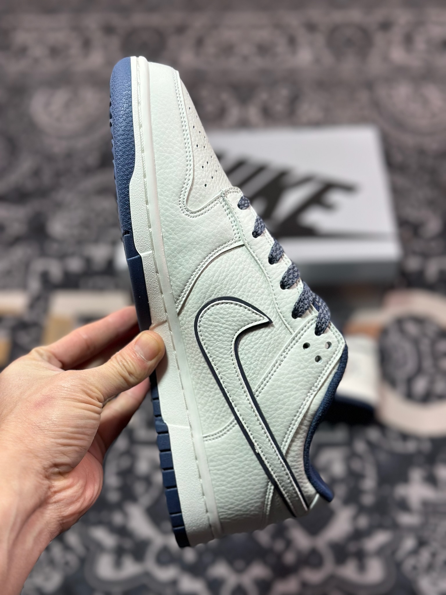 B4280  Reigning Champ x Nk SB Dunk Low 联名三勾 米深蓝配色低帮休闲运动滑板板鞋   RC3085-891
