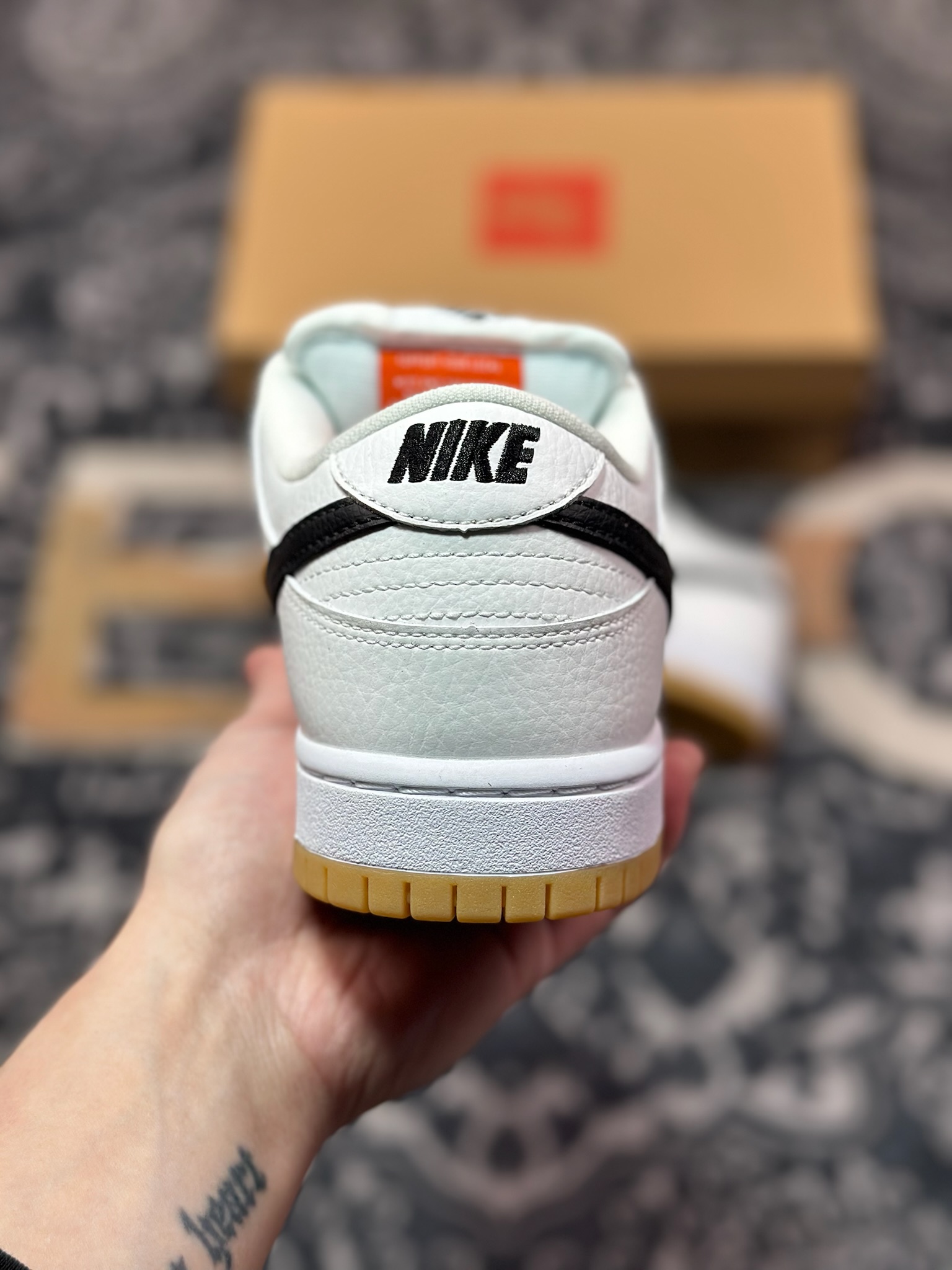 A9220  Nike SB Dunk Low “Orange Label” 白黑生胶 CD2563-100