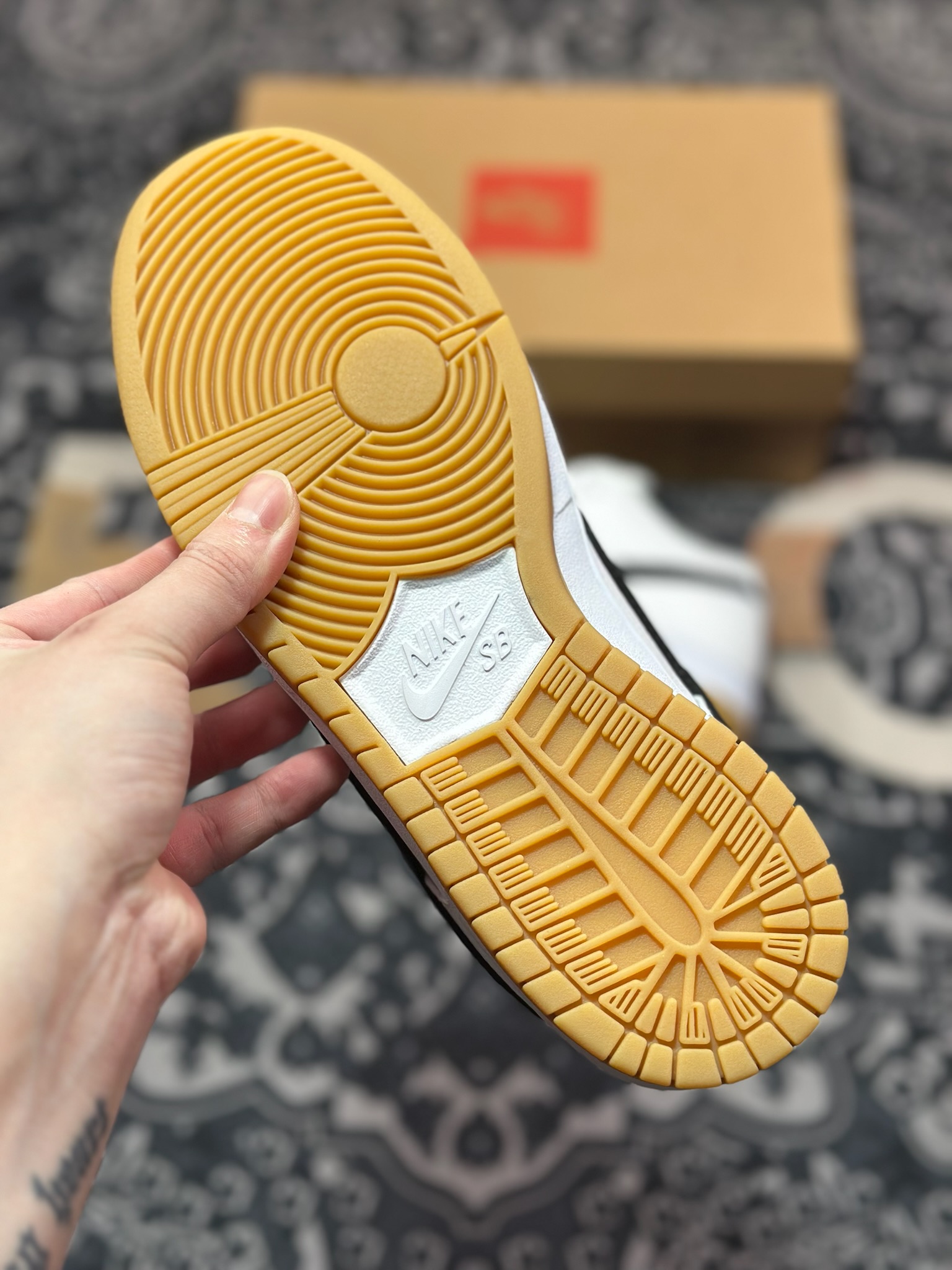 A9220  Nike SB Dunk Low “Orange Label” 白黑生胶 CD2563-100