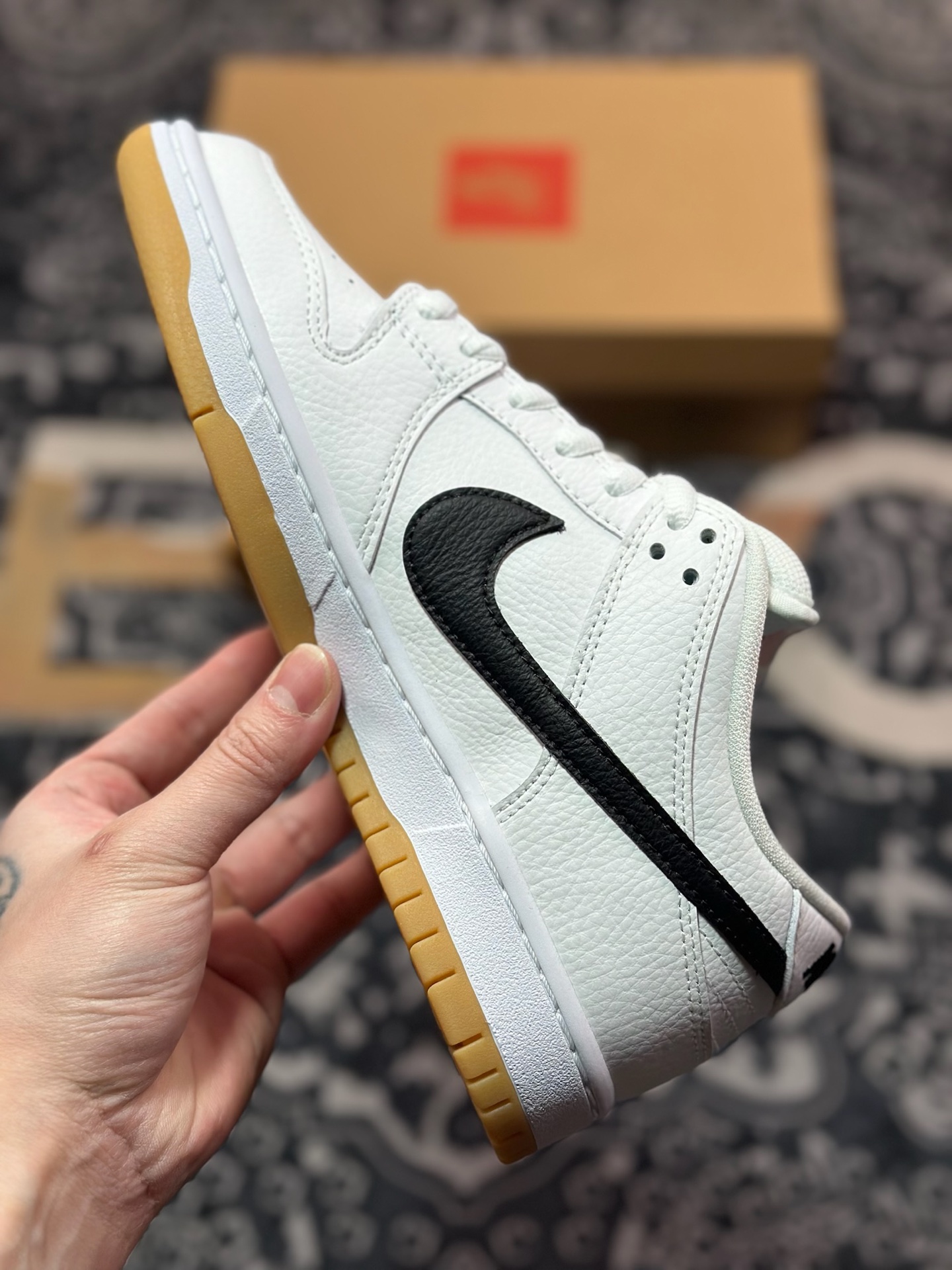 A9220  Nike SB Dunk Low “Orange Label” 白黑生胶 CD2563-100