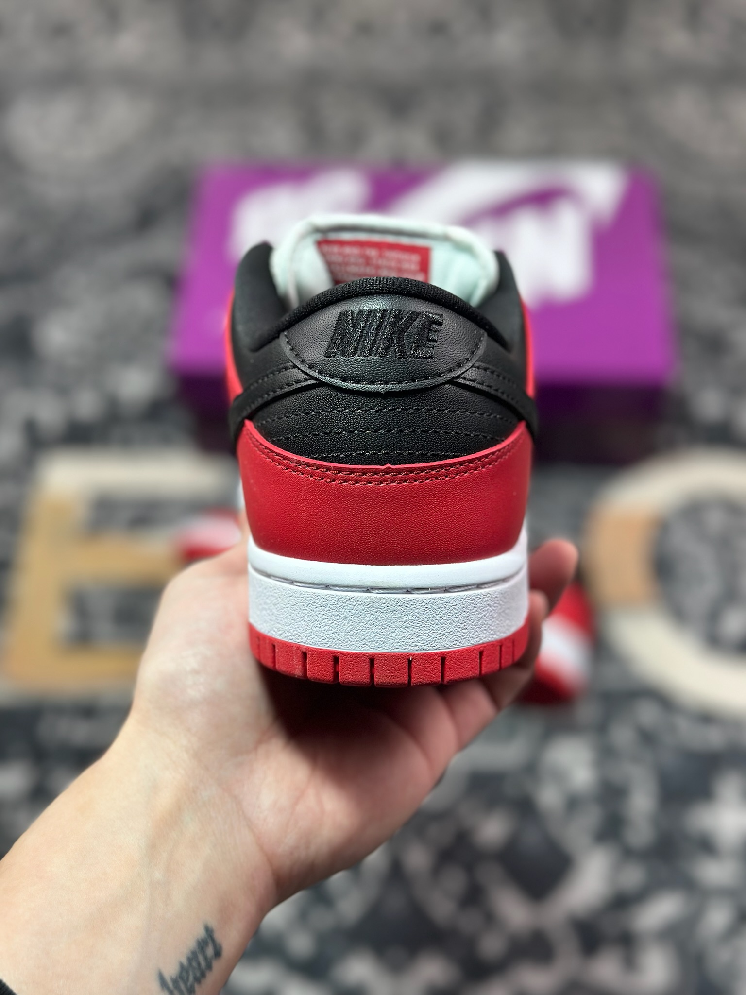 A9220  NK SB Dunk Low 芝加哥黑白红    BQ6817-600
