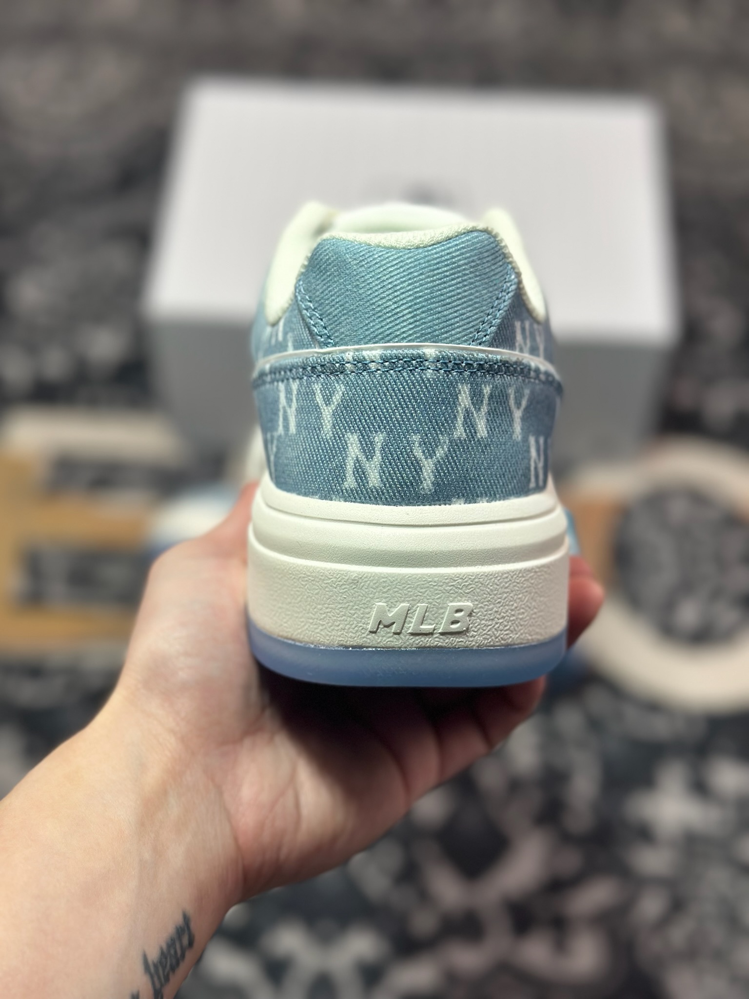 A6200  New York Yankees x MLB Chunky Liner Low 学长鞋系列低帮板鞋“牛仔布蓝白NY印面” 3ASXS015N- GP002