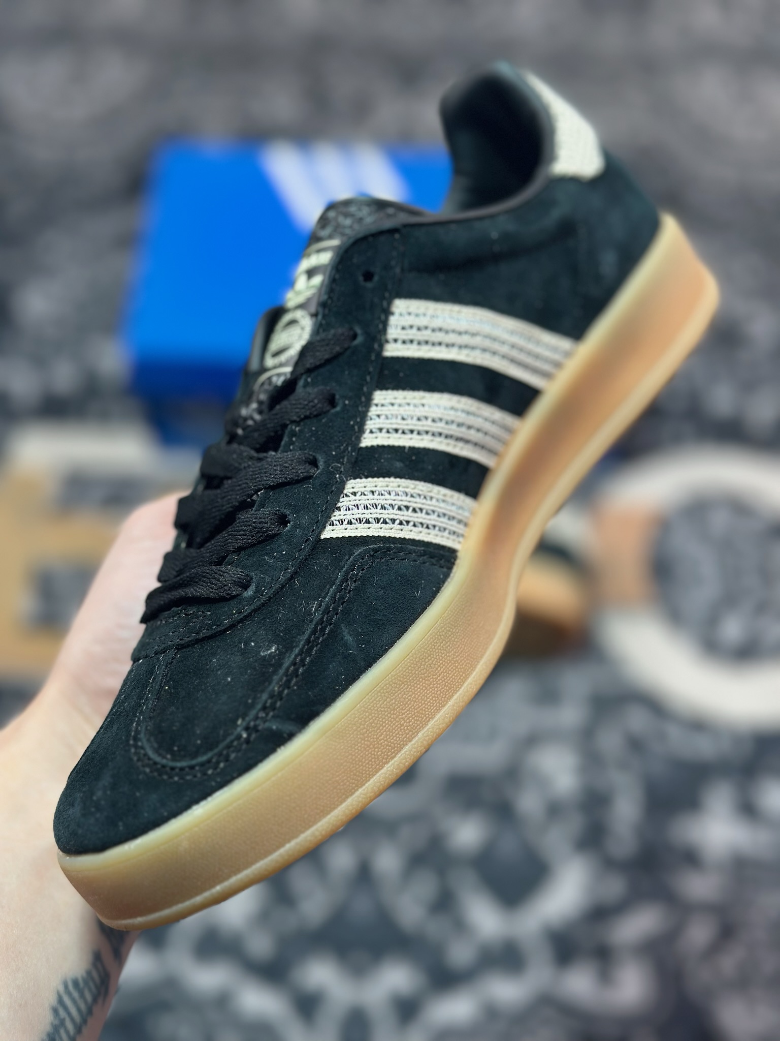 A4160  AD Gazelle Indoor Trainers 羚羊内训系列低帮复古百搭休闲运动德训风板鞋  JI2755