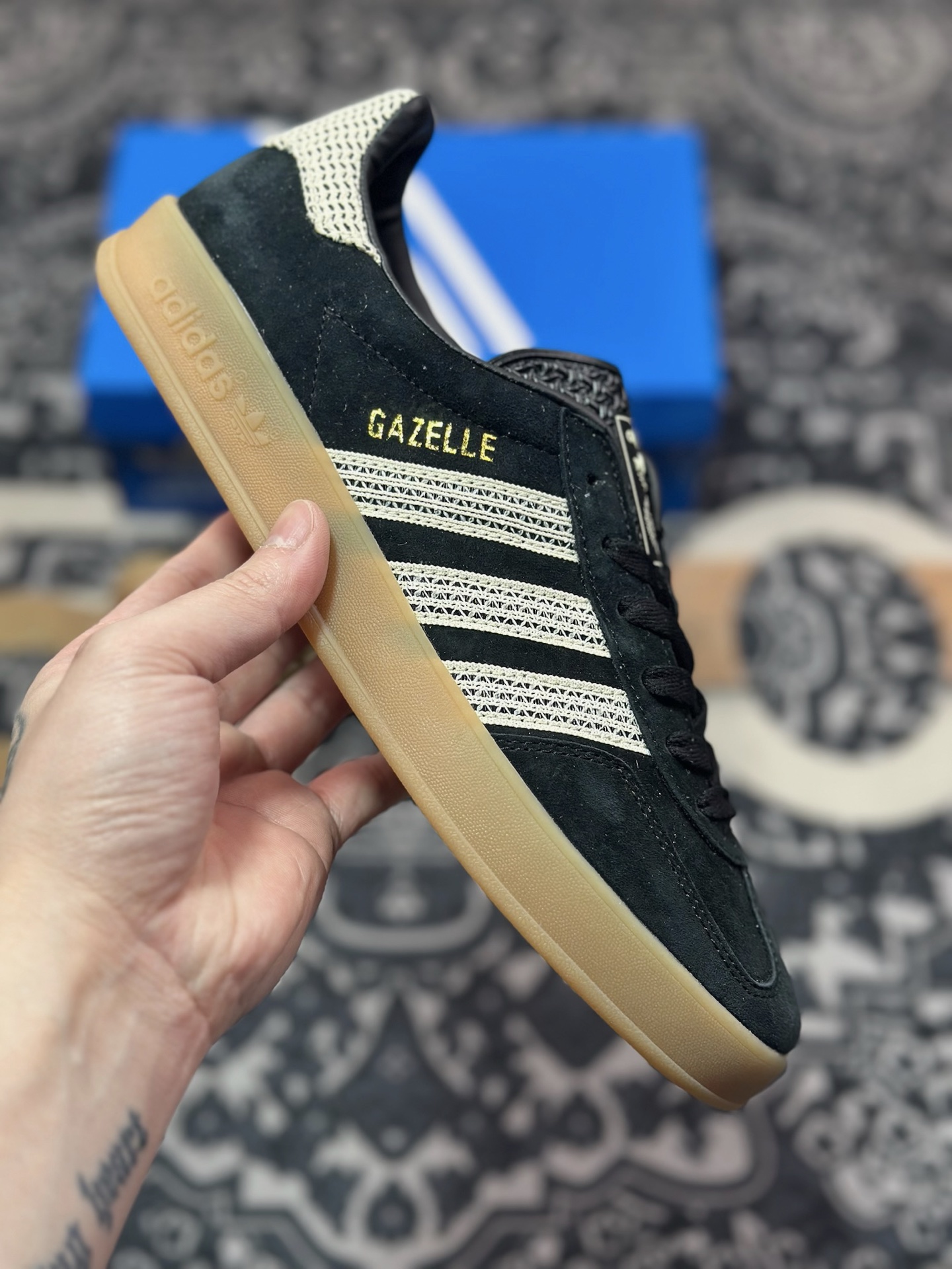 A4160  AD Gazelle Indoor Trainers 羚羊内训系列低帮复古百搭休闲运动德训风板鞋  JI2755