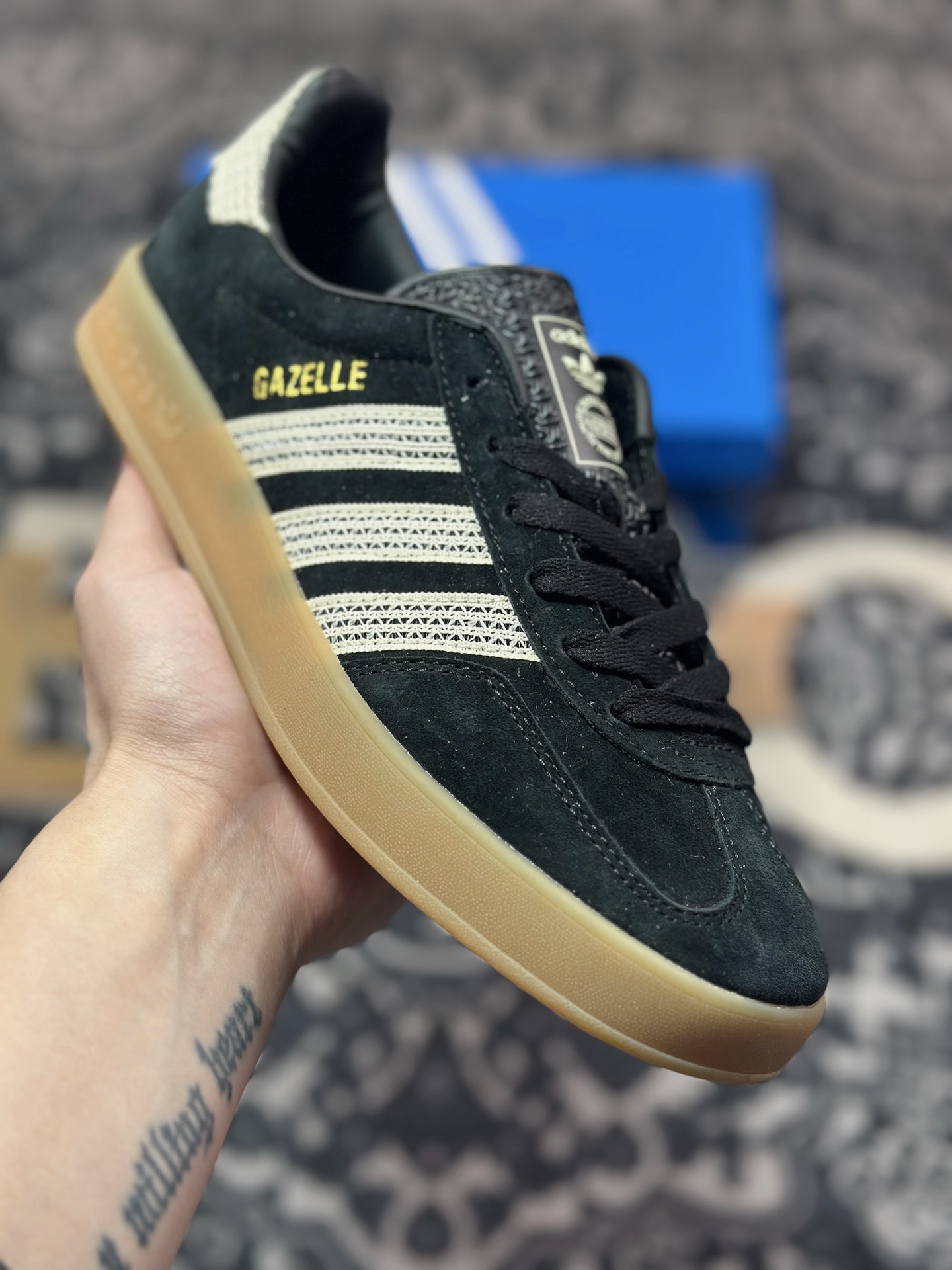 A4160  AD Gazelle Indoor Trainers 羚羊内训系列低帮复古百搭休闲运动德训风板鞋  JI2755