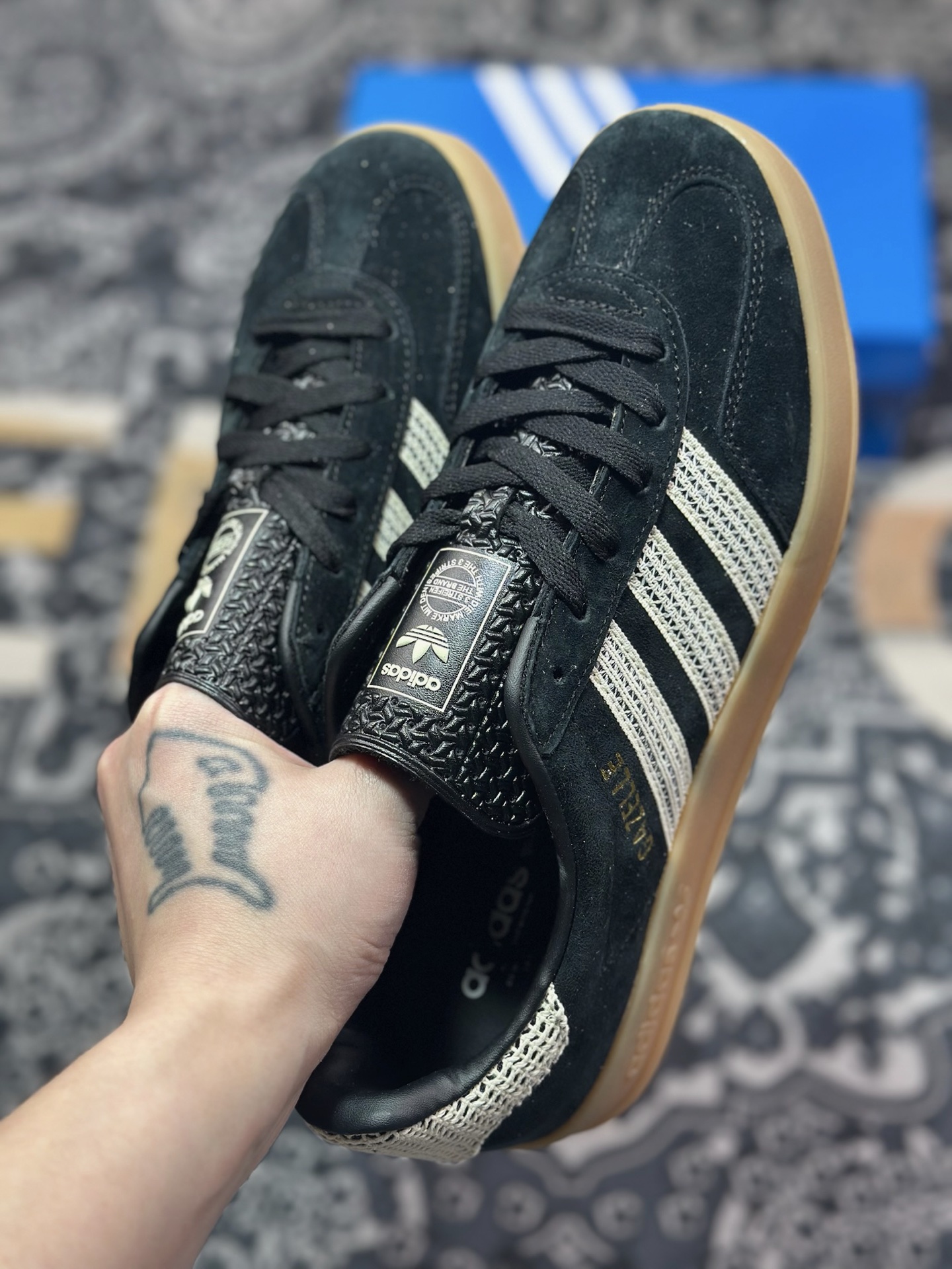 A4160  AD Gazelle Indoor Trainers 羚羊内训系列低帮复古百搭休闲运动德训风板鞋  JI2755
