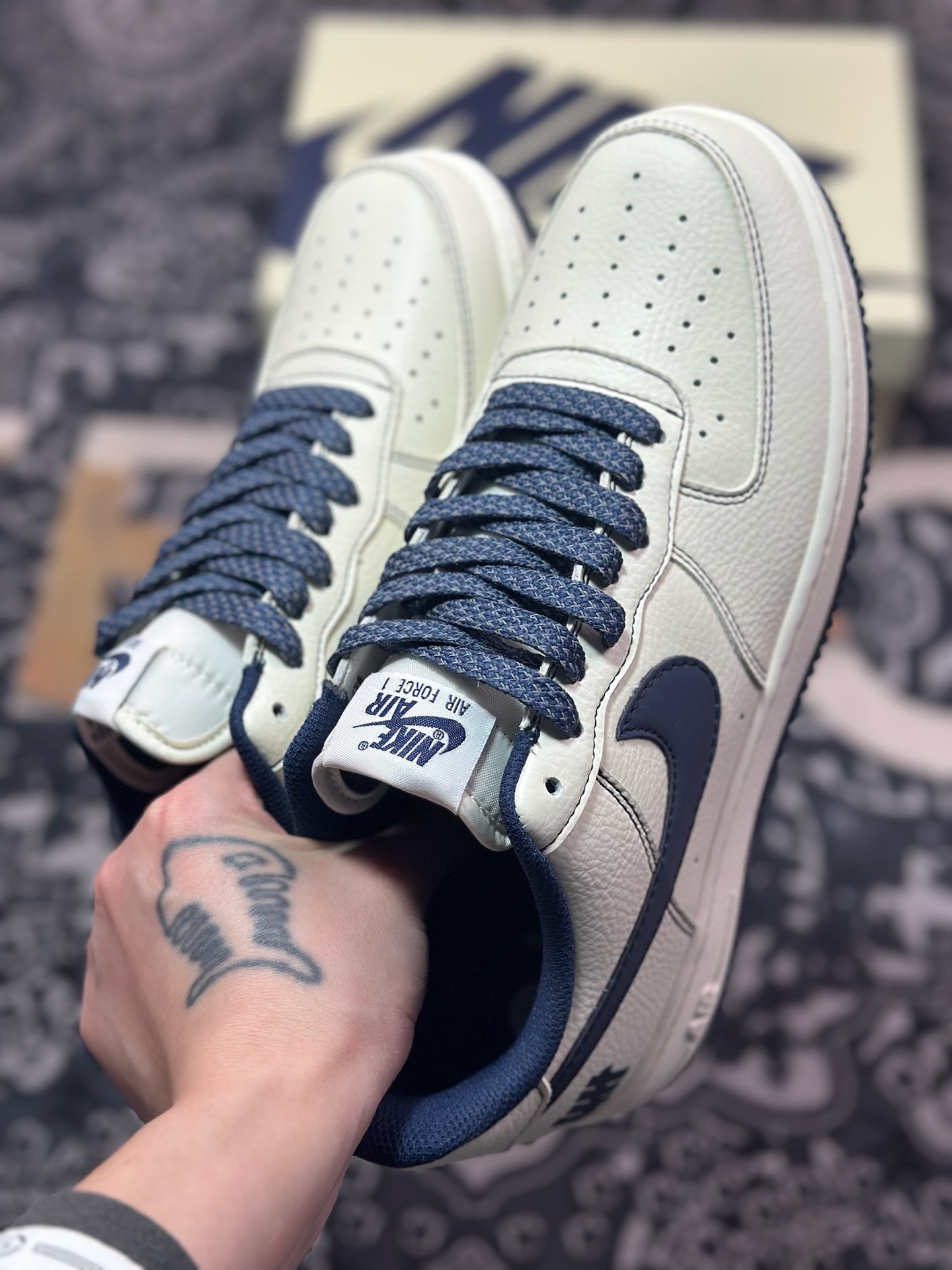 B0220  Undefeated x Nk Air Force 1'07 Low 米深蓝 空军一号低帮休闲板鞋  UN2395-522