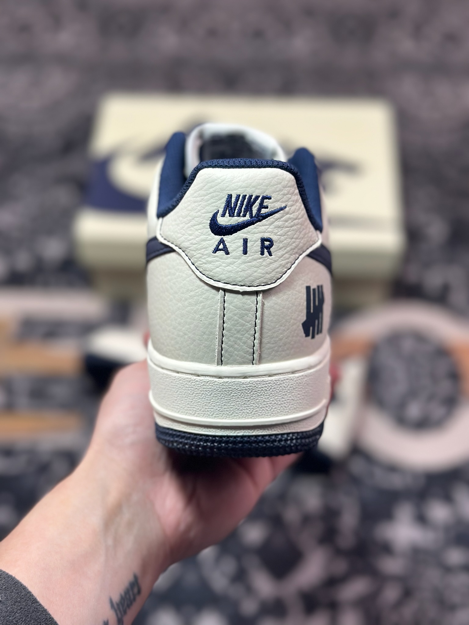 B0220  Undefeated x Nk Air Force 1'07 Low 米深蓝 空军一号低帮休闲板鞋  UN2395-522