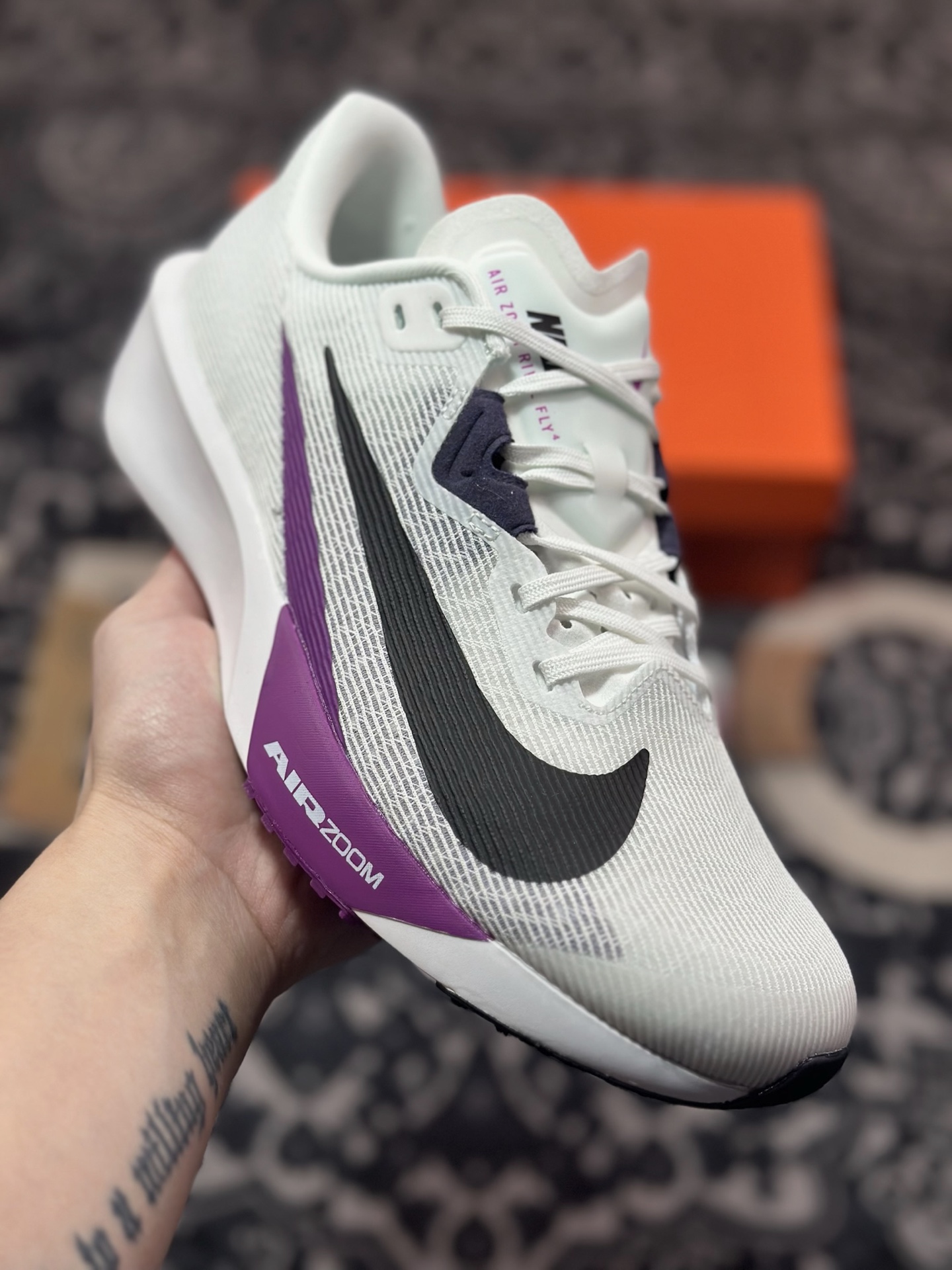 A4180  Nk Zoom Rival Fly 4 耐克超弹轻盈跑步鞋  FV6040-100