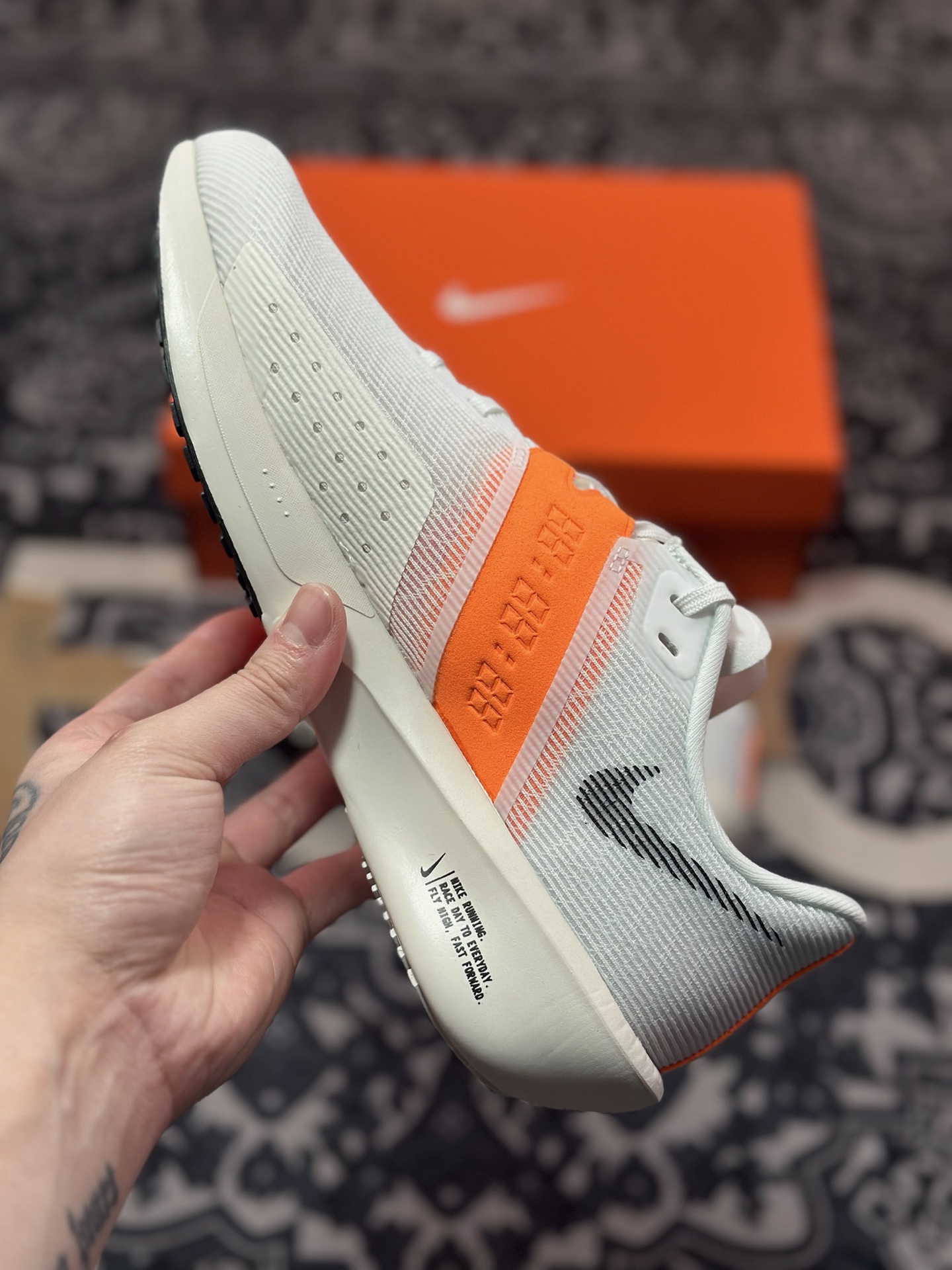 A4180  Nk Zoom Rival Fly 4 耐克超弹轻盈跑步鞋   FV6040-101